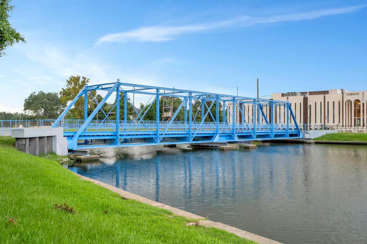 Mid-city Shotgun Retreat Easy Access Jazz Fest Holiday home New Orleans