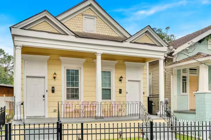 Mid-city Shotgun Streetcar Jazz Fest * New Orleans