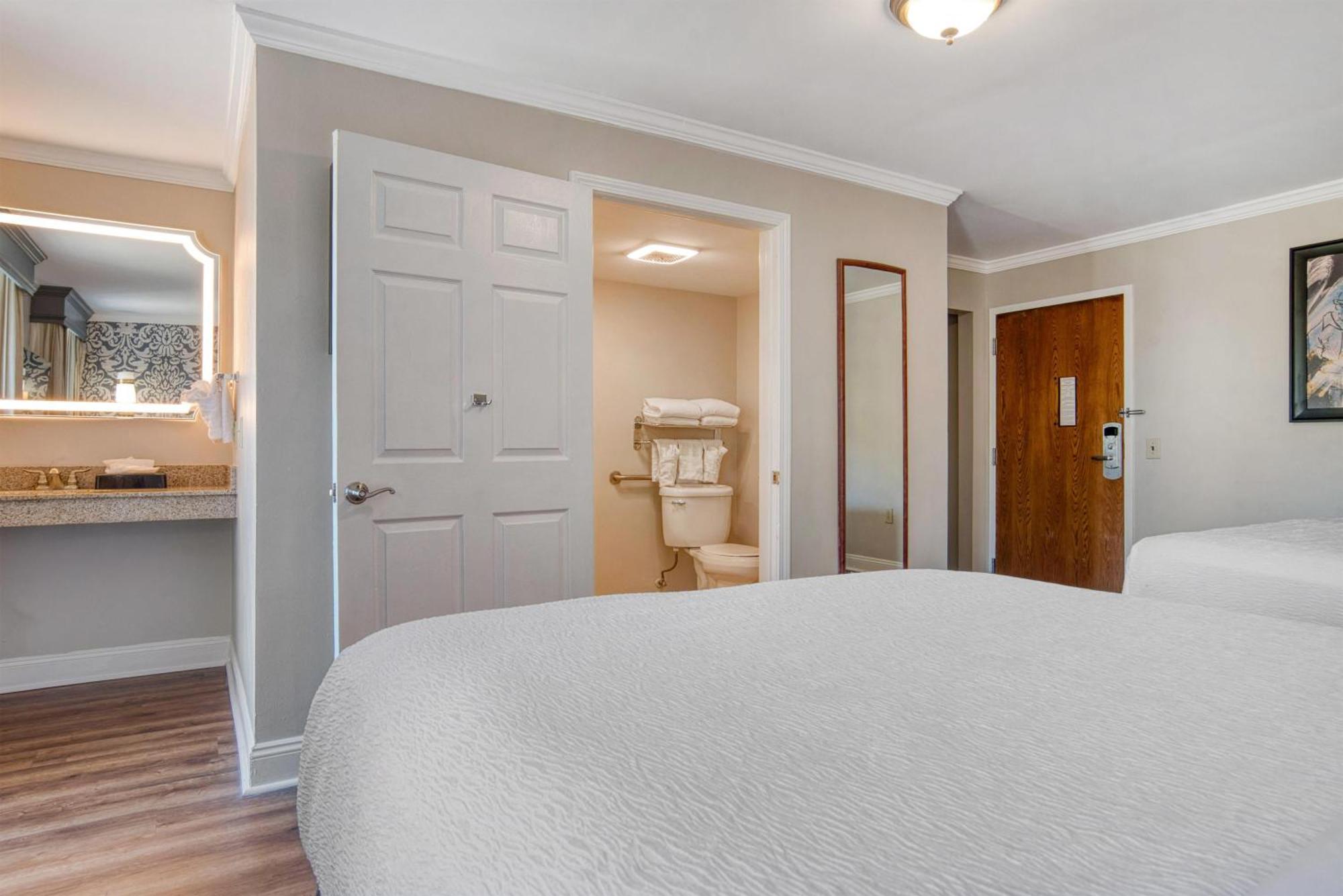 Western French Quarter Courtyard New Orleans