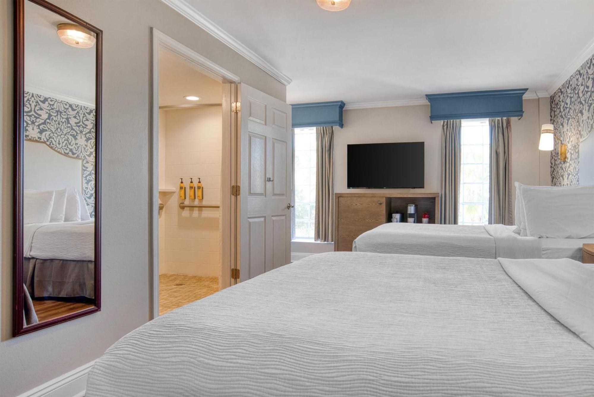 Western French Quarter Courtyard 4*