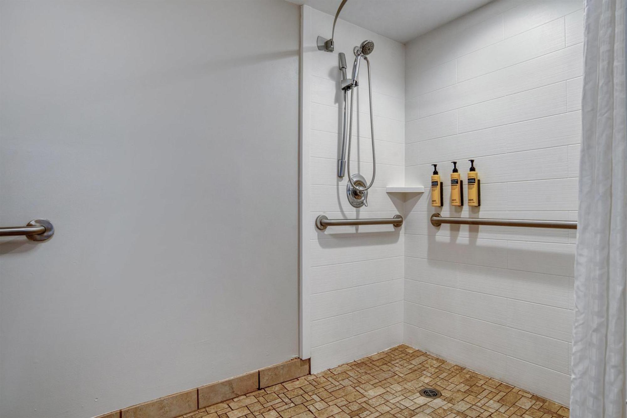 Western French Quarter Courtyard 4*