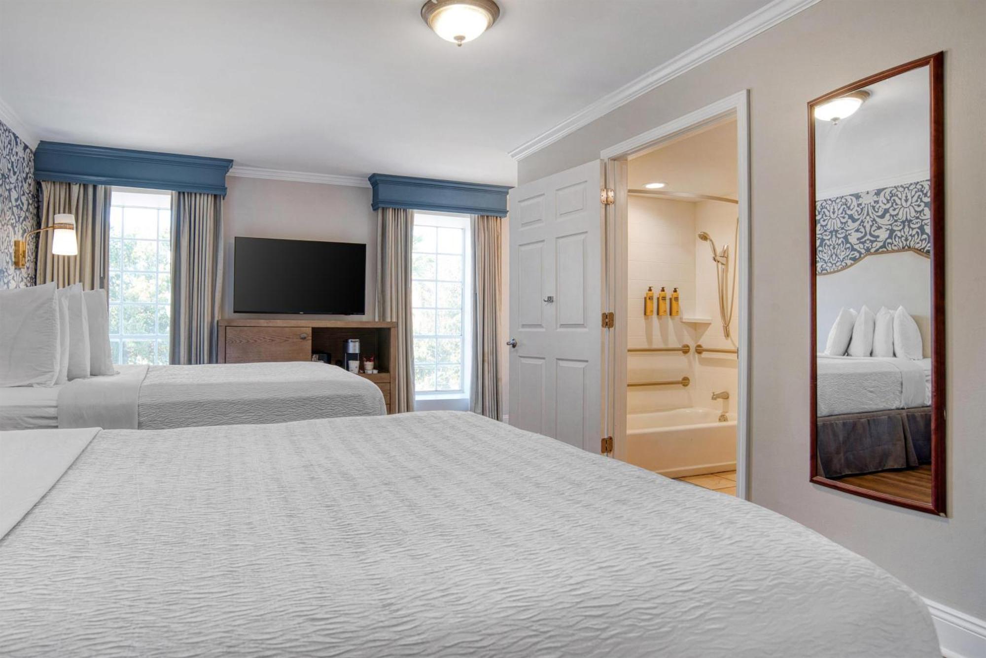 Western French Quarter Courtyard 4*