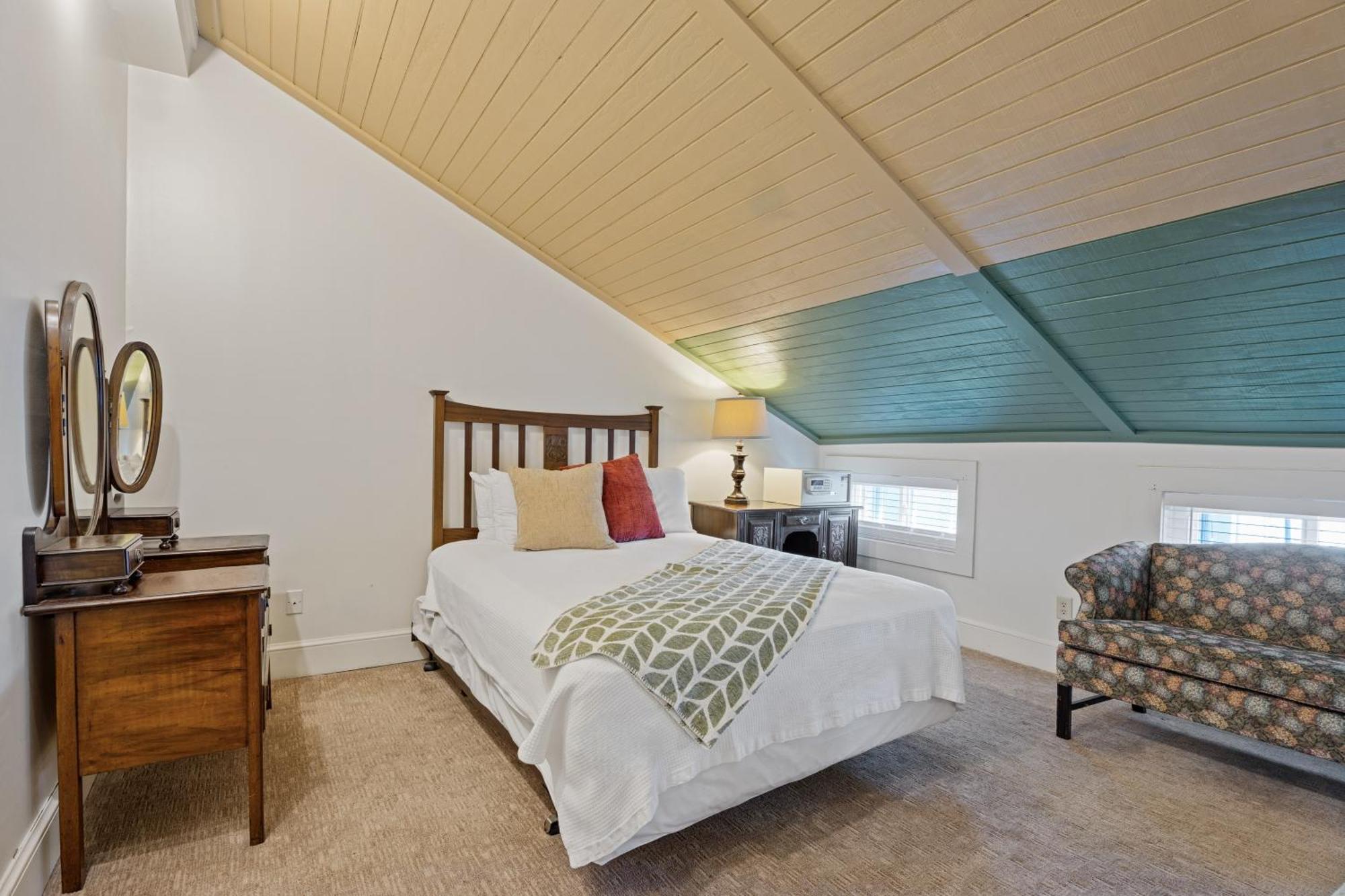 Grenoble House Hotel