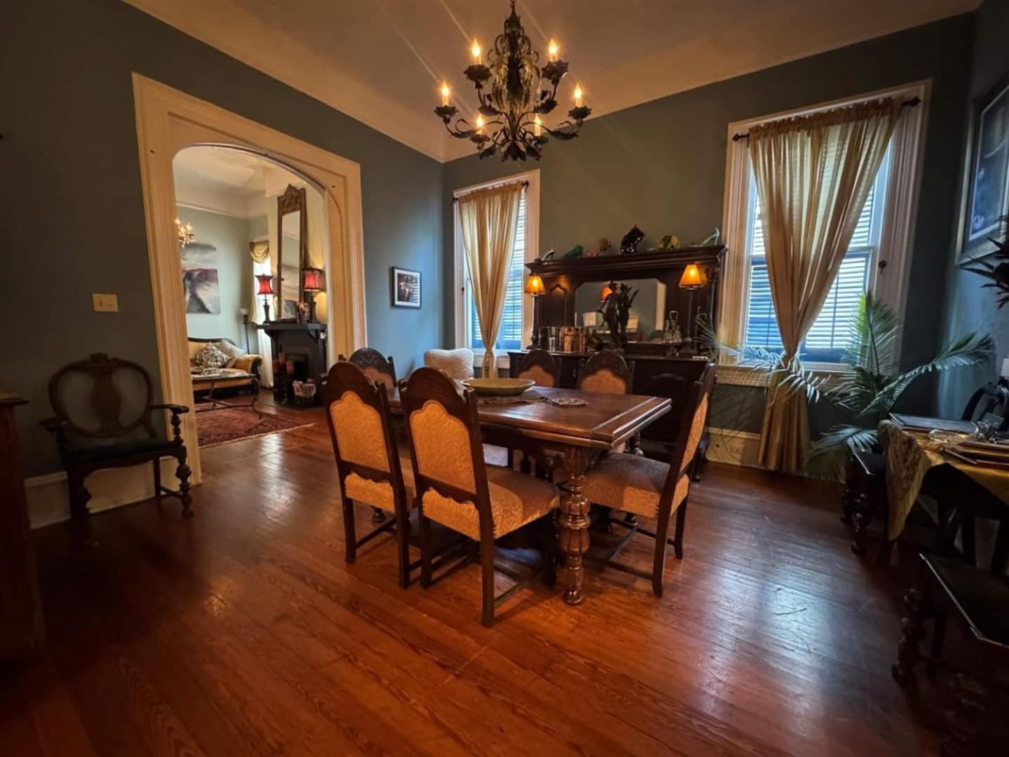 Historic- Salt Pool-Balconies-Near French Quarter Holiday home *