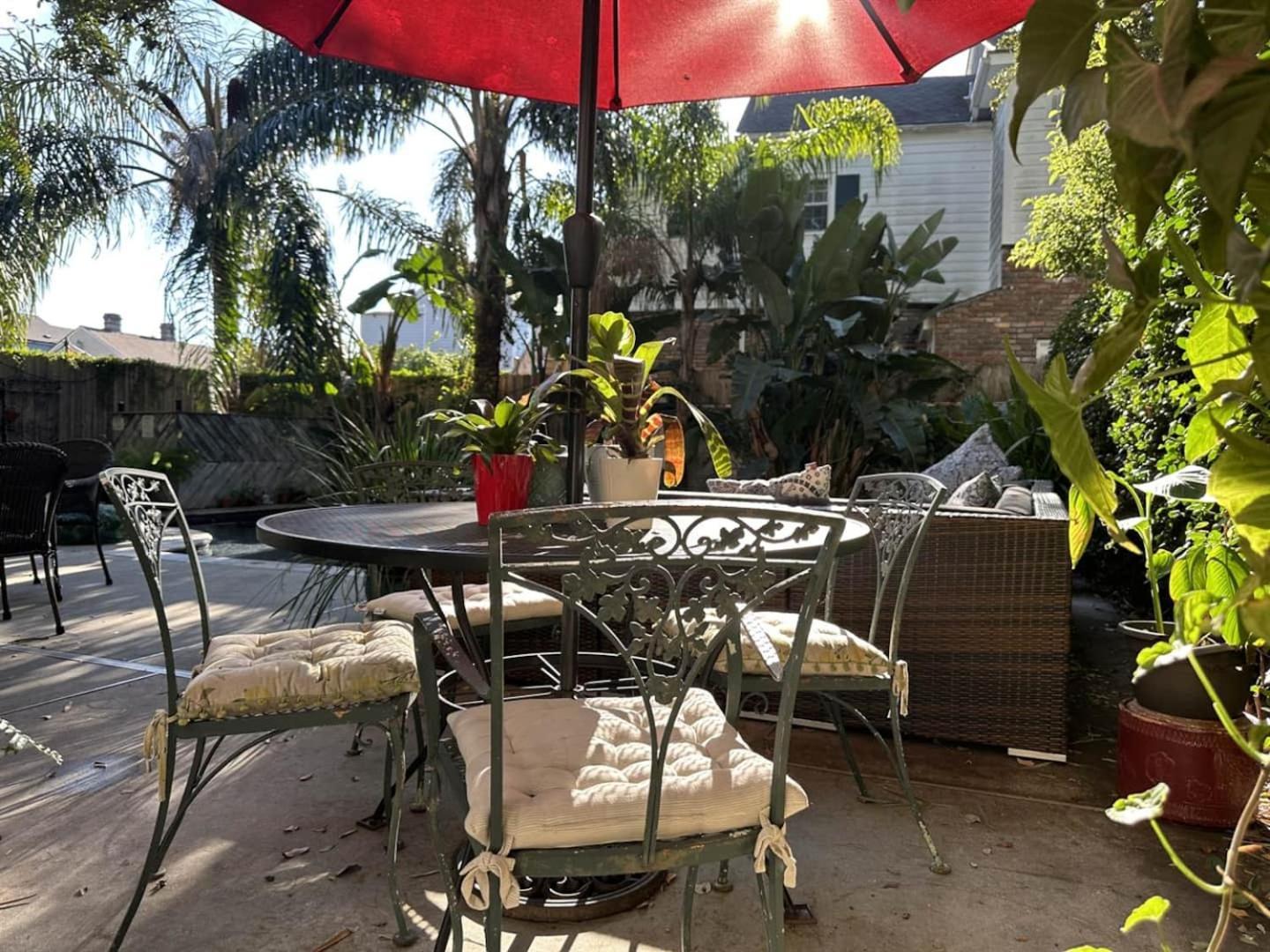 Historic- Salt Pool-Balconies-Near French Quarter