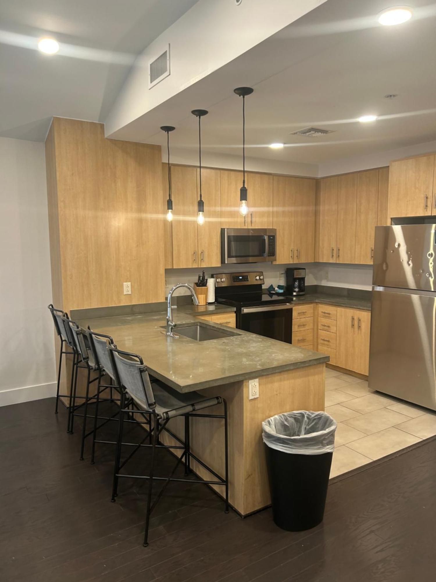 The Gregory 402 * New Orleans