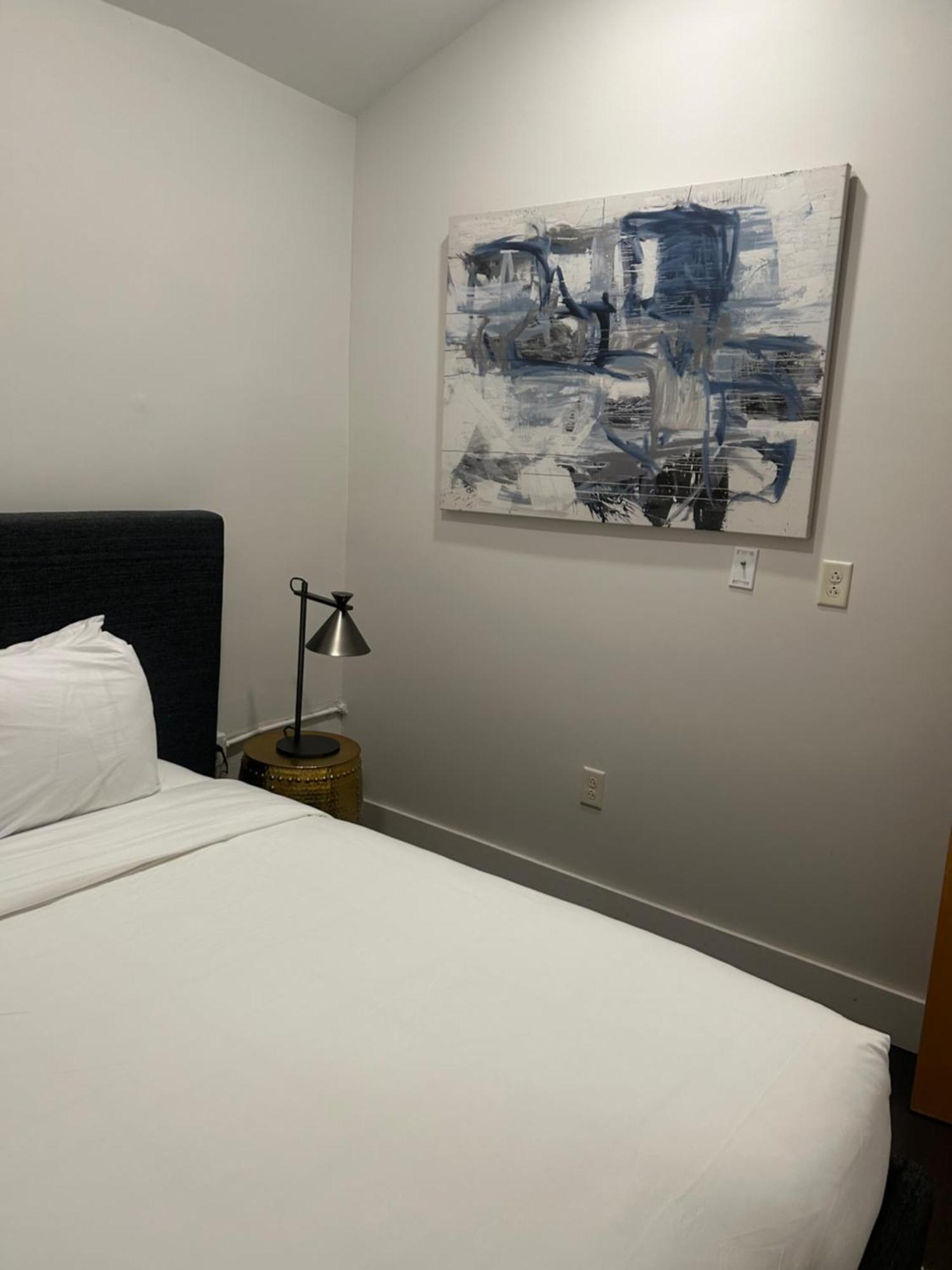 The Gregory 402 Hotel *