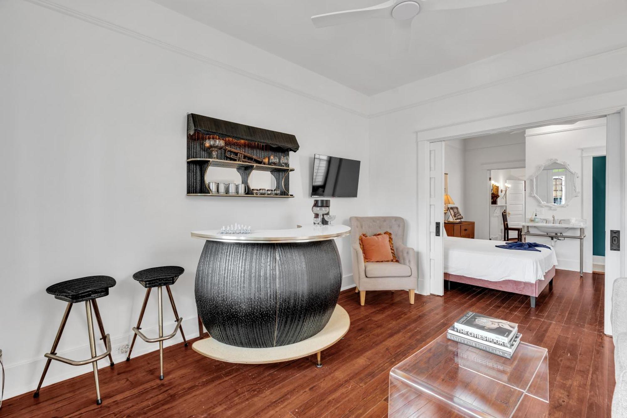 Bywater 2br Shotgun W Backyard Near Fq * New Orleans