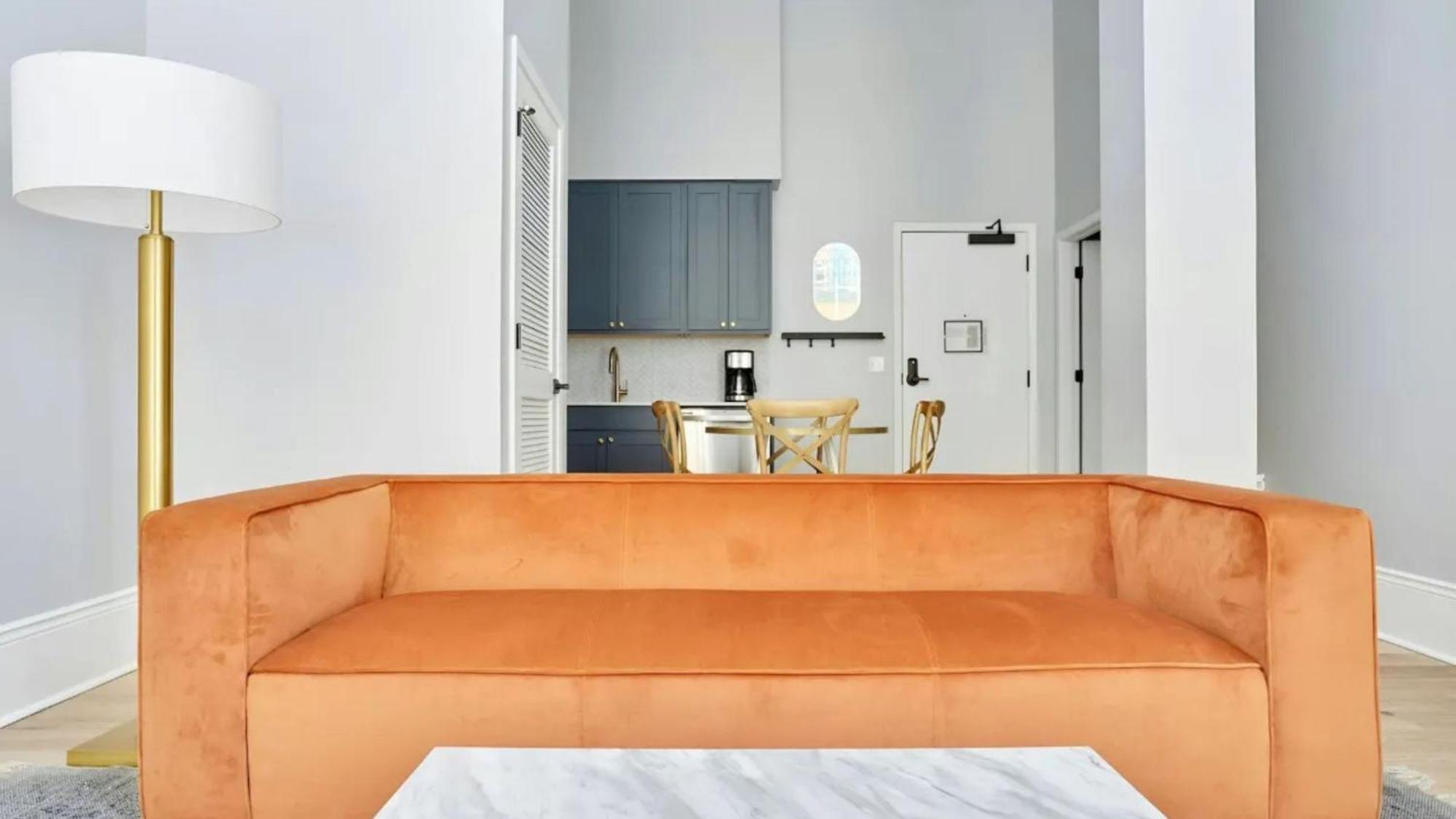 Hotel 2 Units In Prime Canal St Location Near Bourbon St The Harlequin By Avantstay *