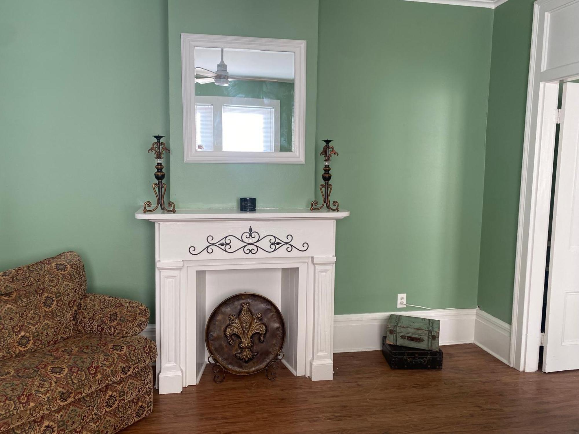 Holiday home 2 Bedroom 2 Bath Fun Vibes No Pet Fees *