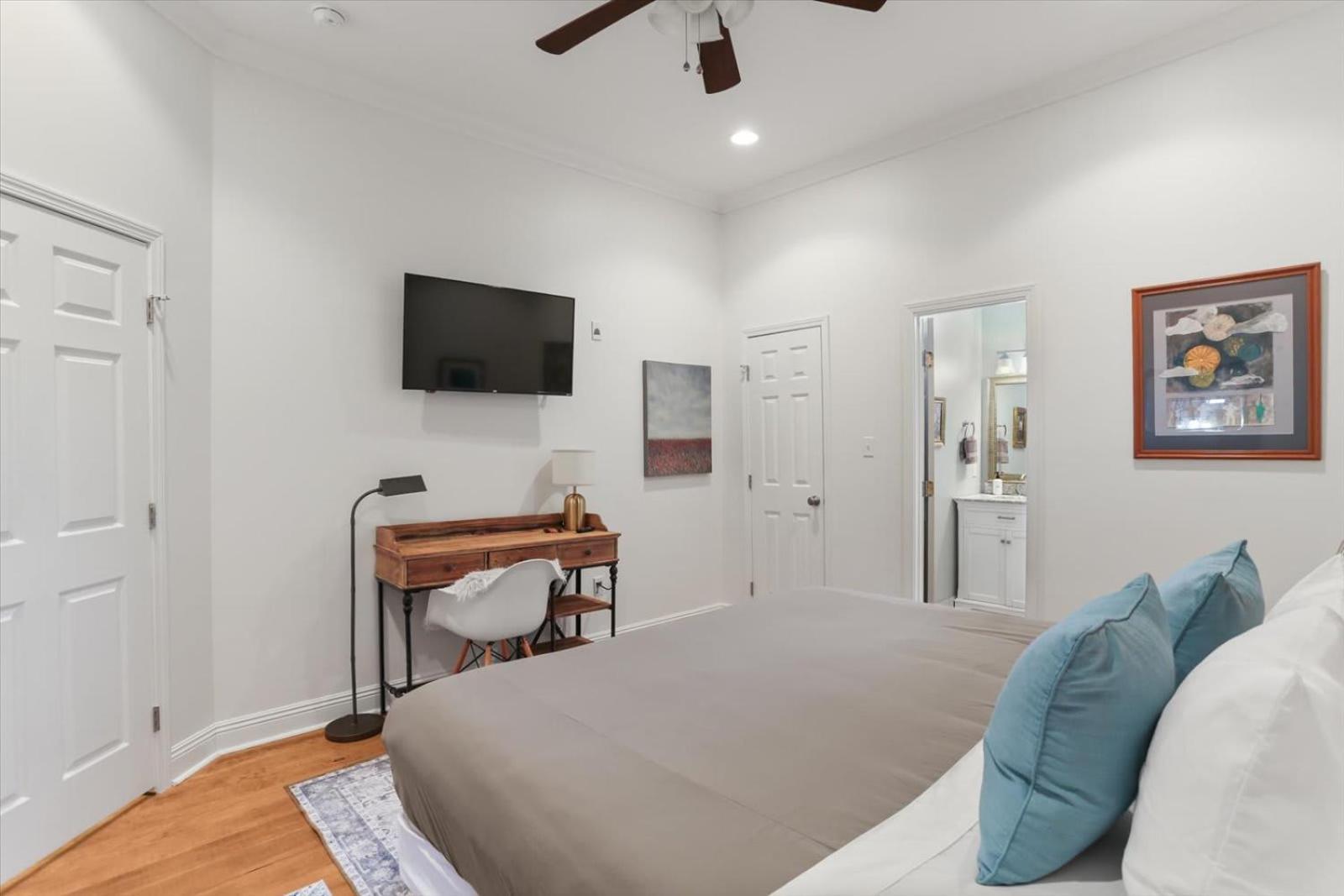 Holiday home Jazzfest Spotless 3br W Driveway *