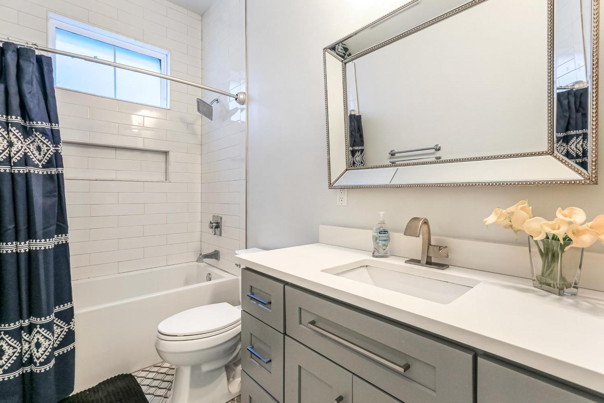 Sunny Walking Distance To Quarter And Dome * New Orleans