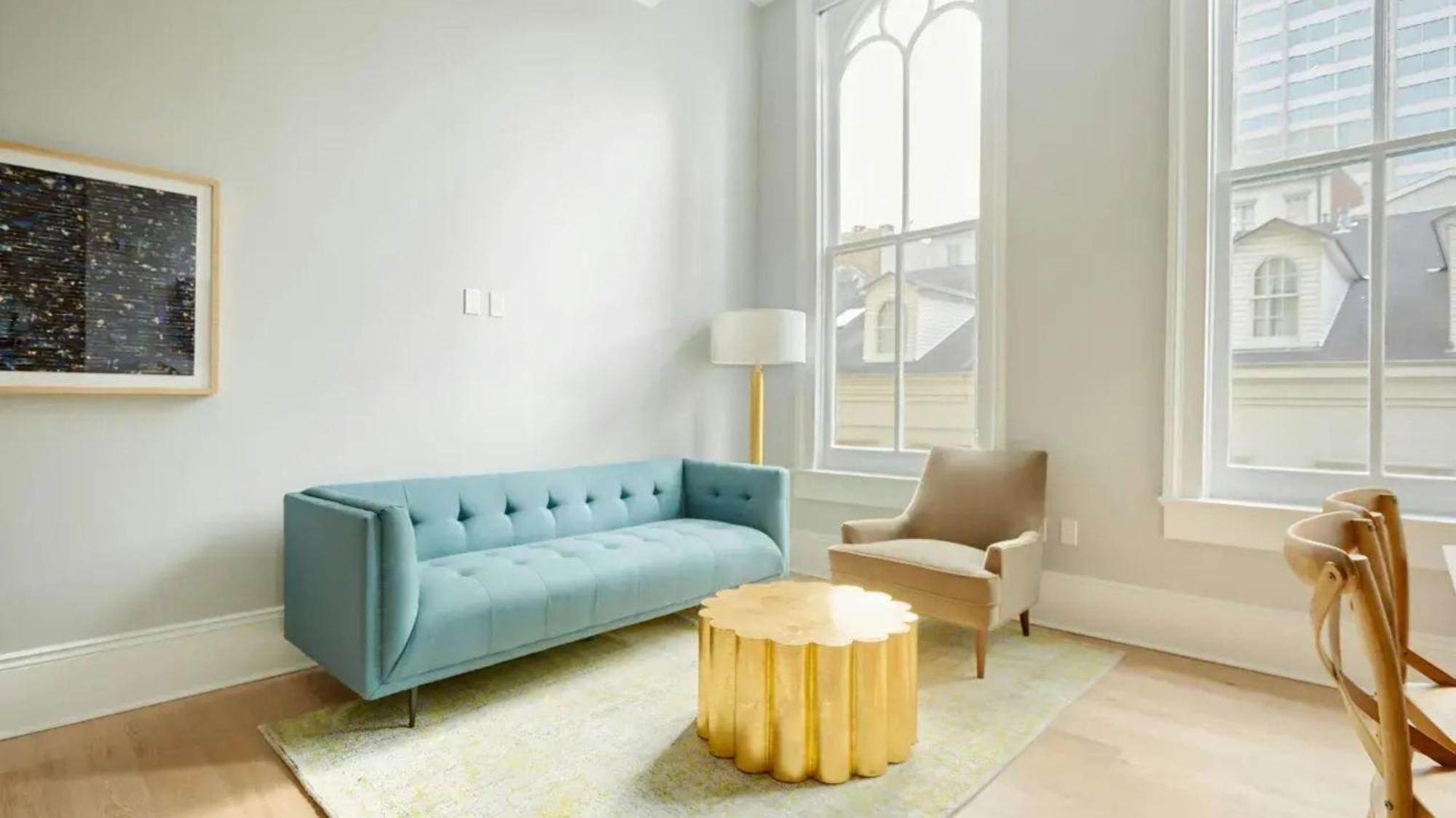 3 Units Steps To Bourbon St The French Quarter The Harlequin By Avantstay *