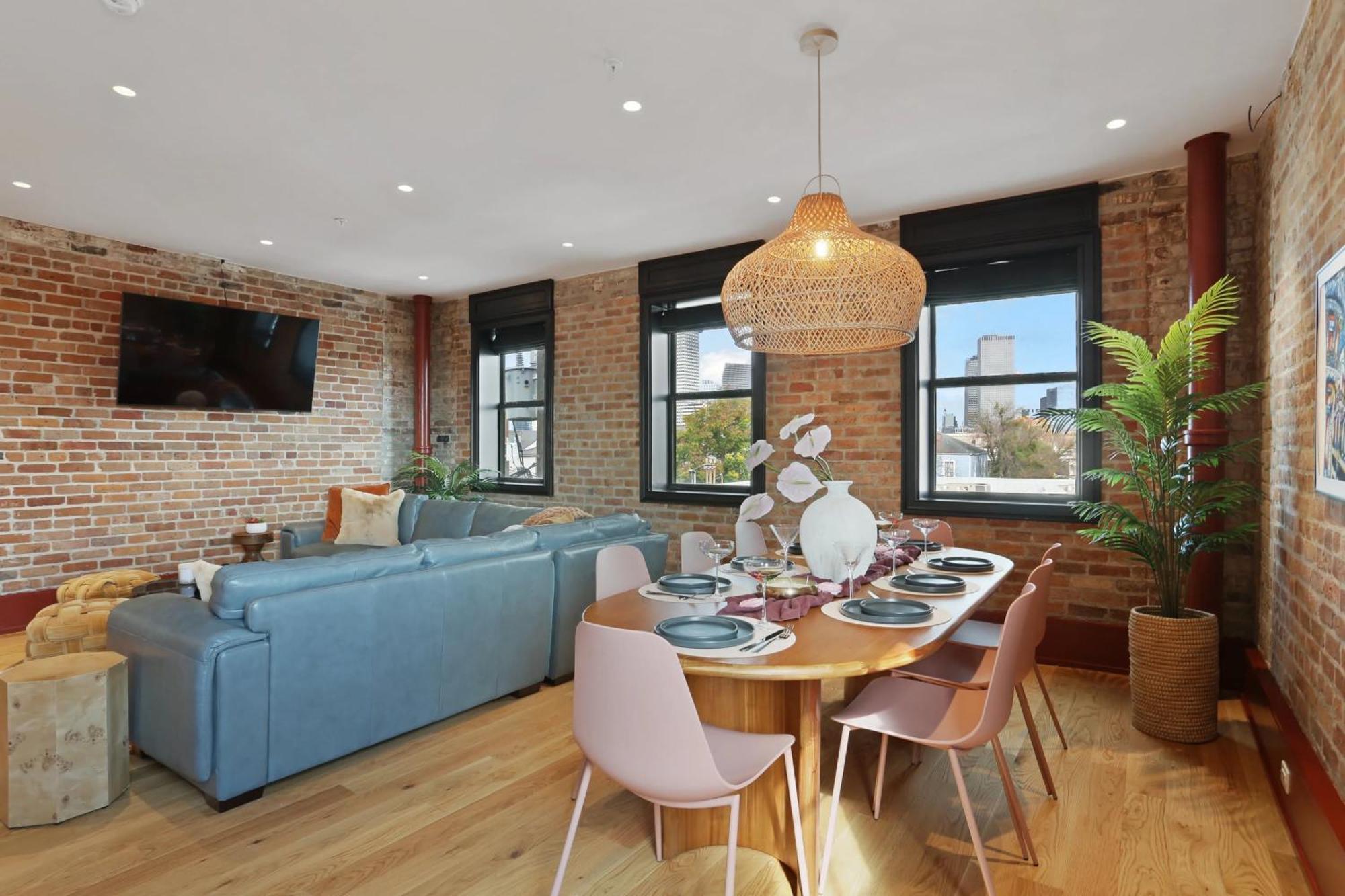 The Gisele - Charming 4br 4ba For 8 - Pool & Streetcar Stop *