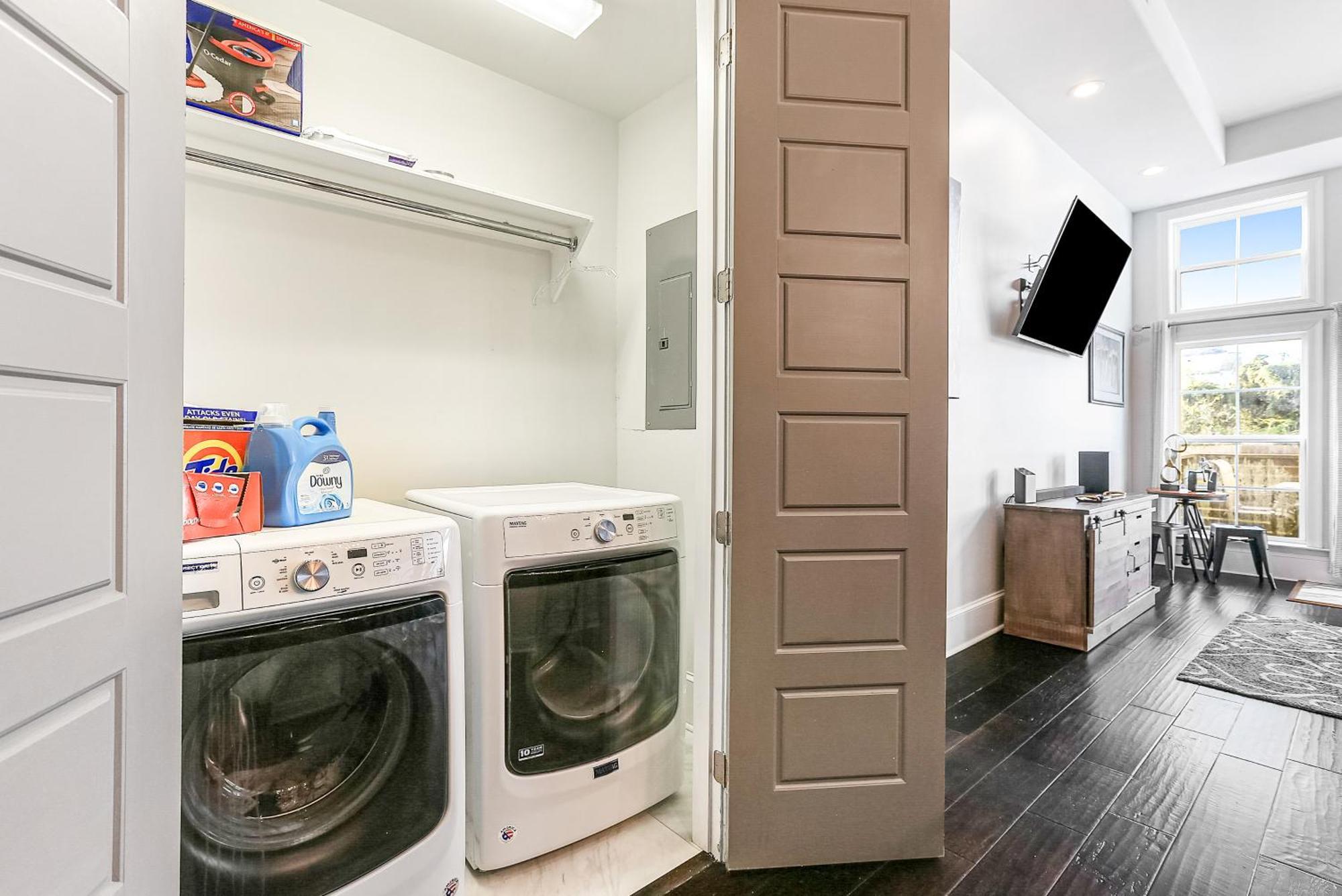 Sunny Walking Distance To Quarter And Dome Apartment *