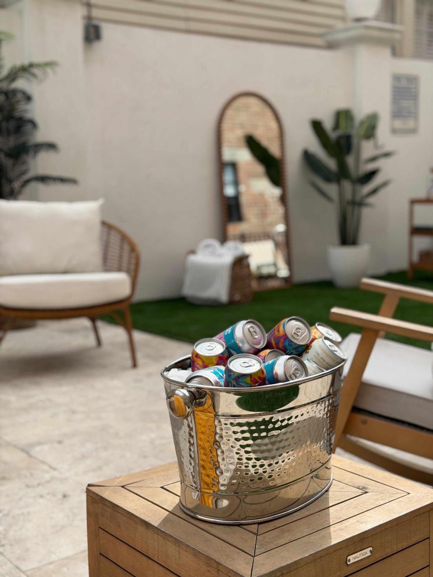 The Gisele - Modern 4br 3ba For 8 - Pool & Streetcar Stop New Orleans