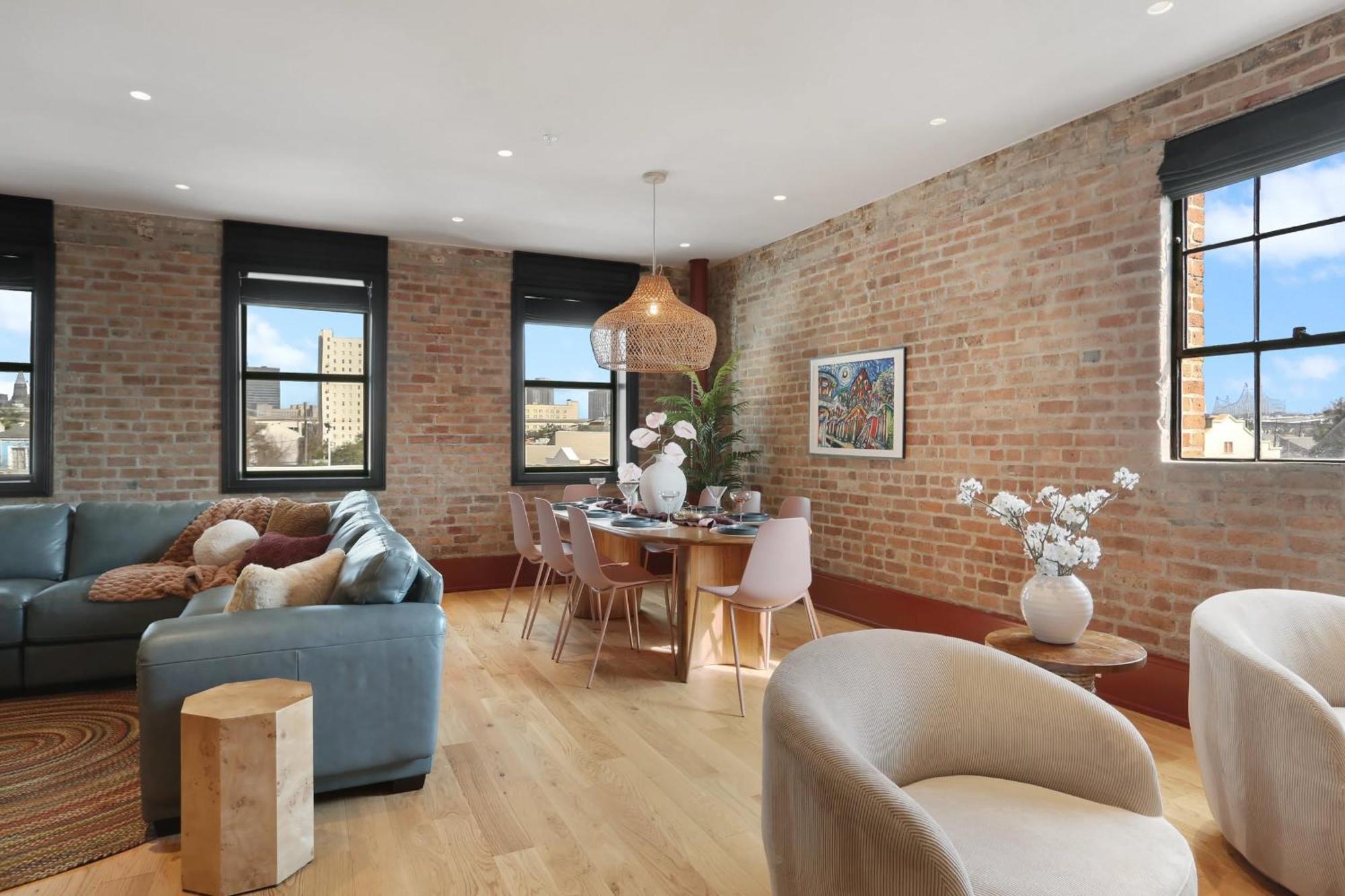 The Gisele - Charming 4br 4ba For 8 - Pool & Streetcar Stop *