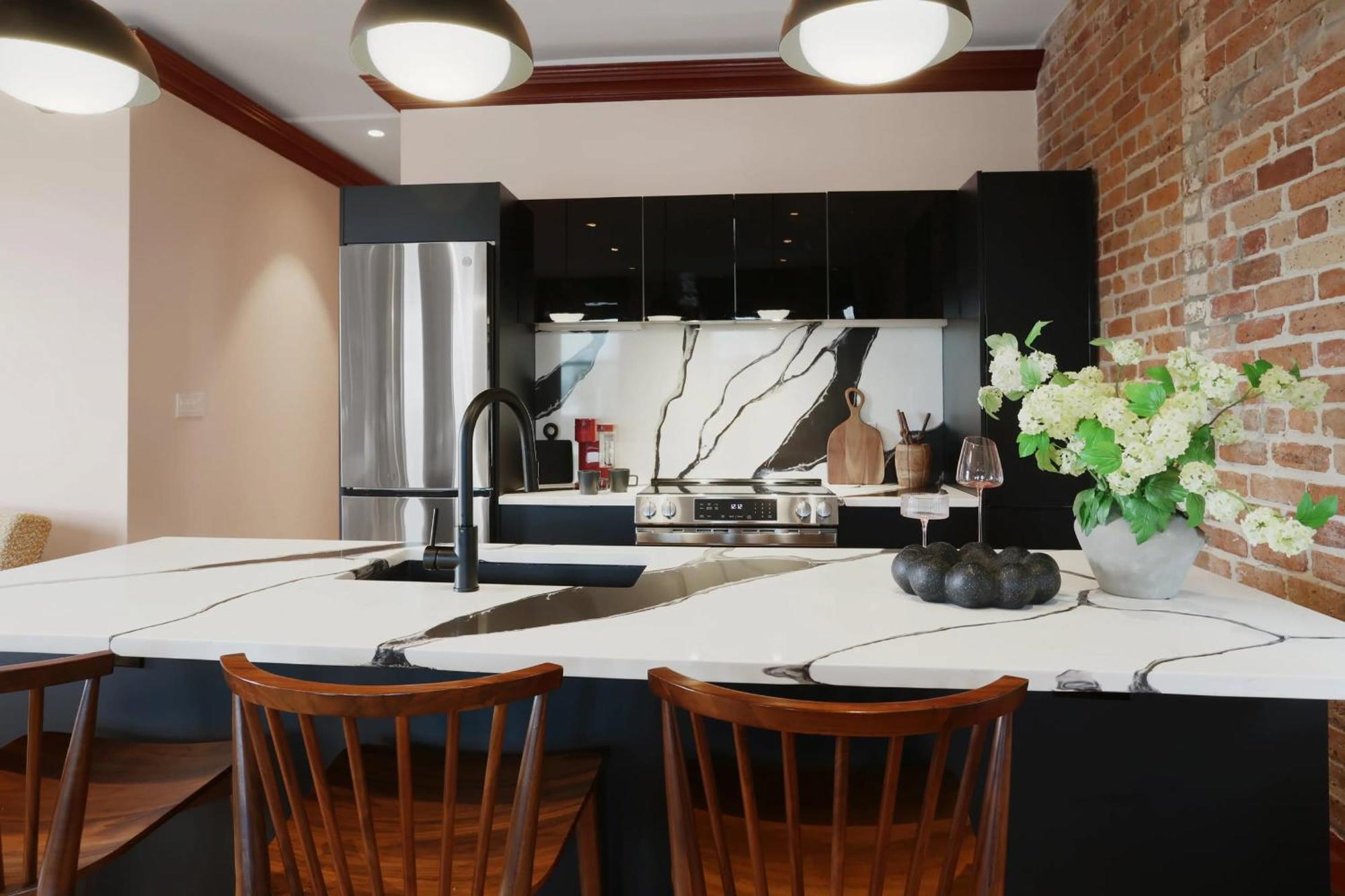 The Gisele - Charming 4br 4ba For 8 - Pool & Streetcar Stop Apartment New Orleans