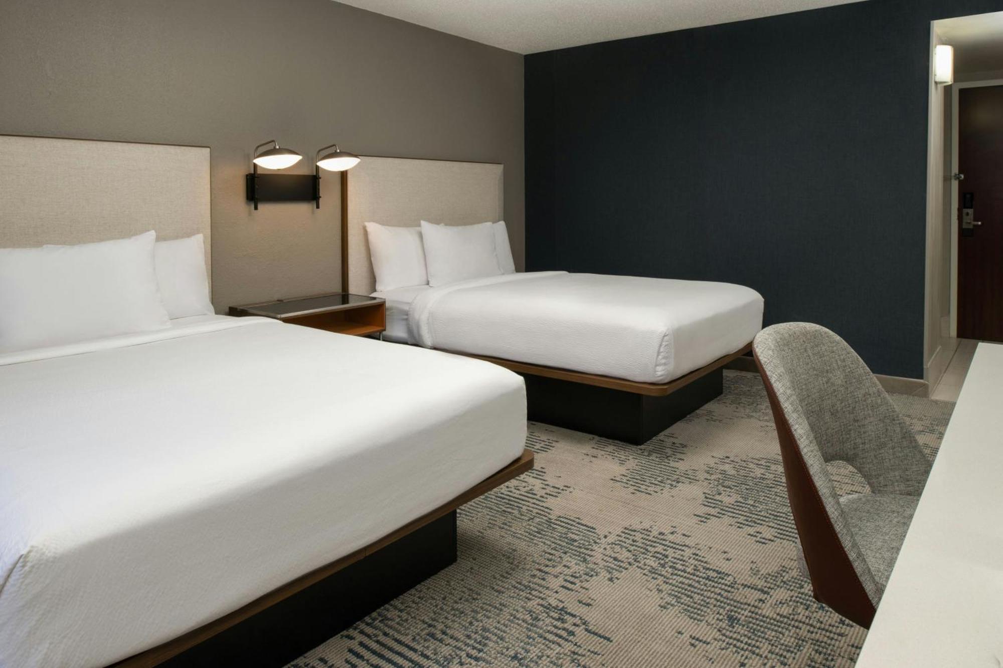 Courtyard By Marriott Warehouse Arts District New Orleans