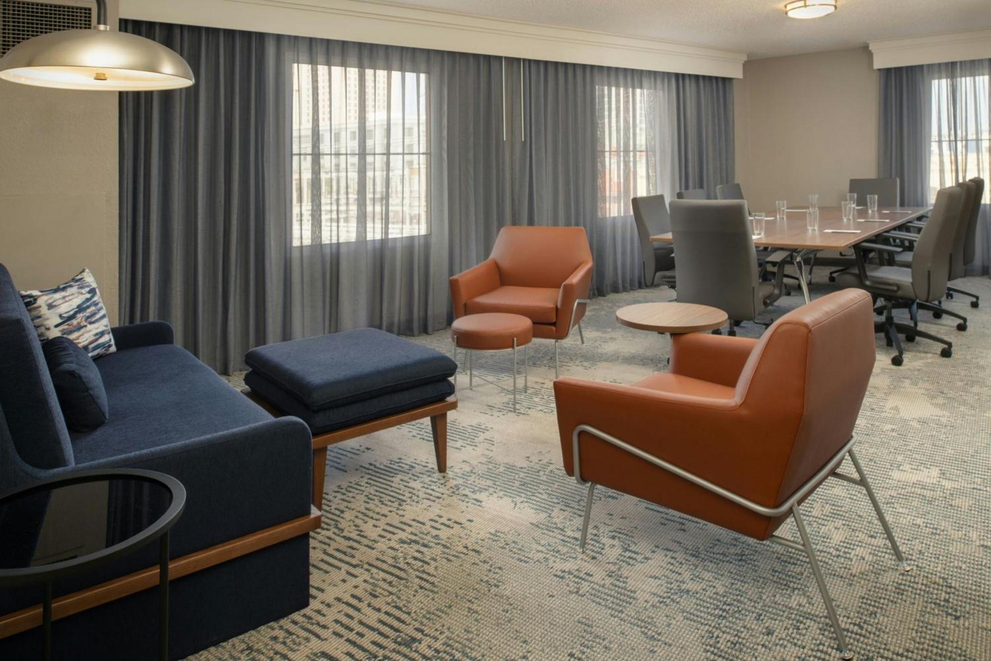 Courtyard By Marriott Warehouse Arts District Hotel New Orleans