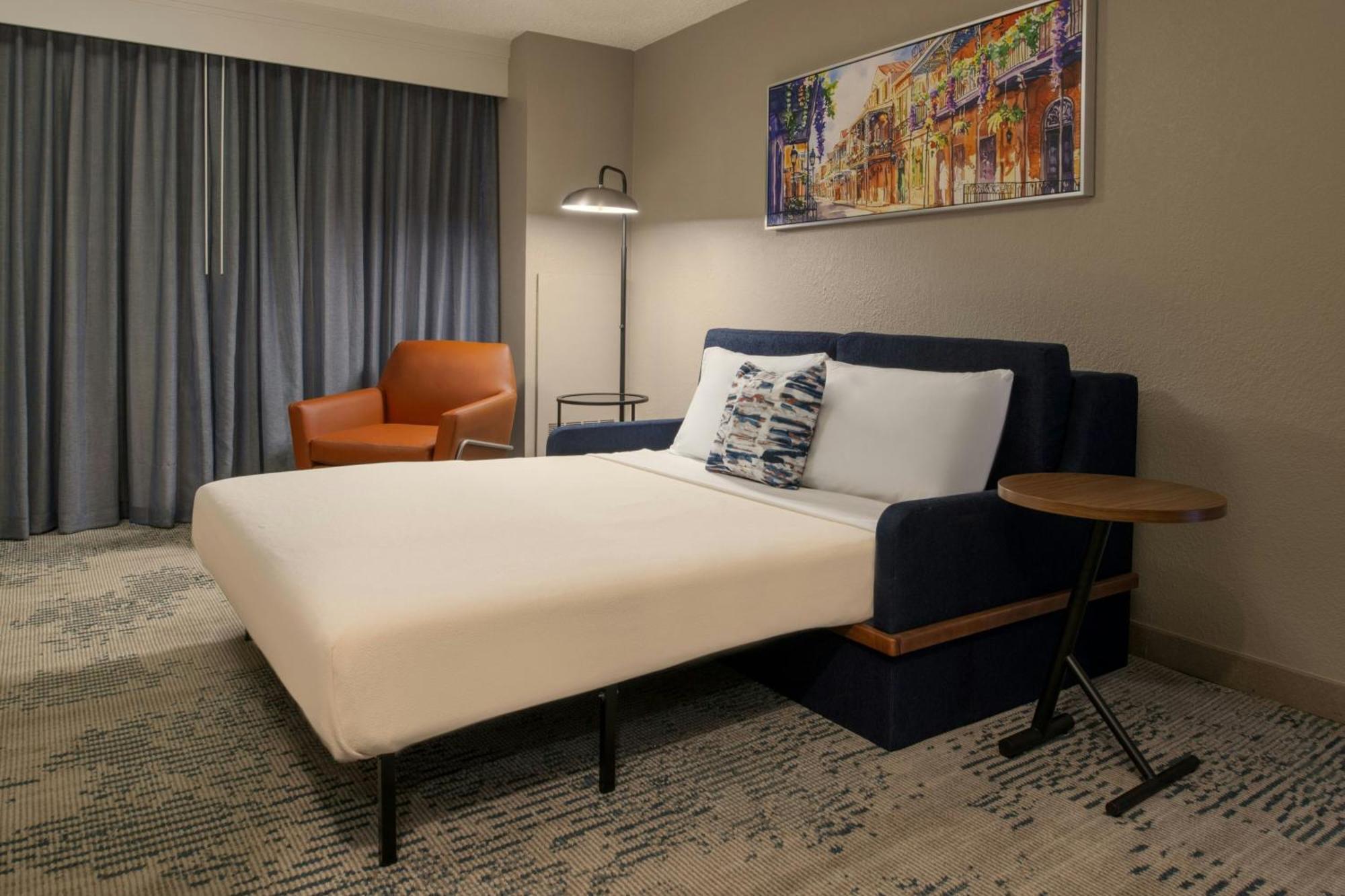 Courtyard By Marriott Warehouse Arts District Hotel 3*