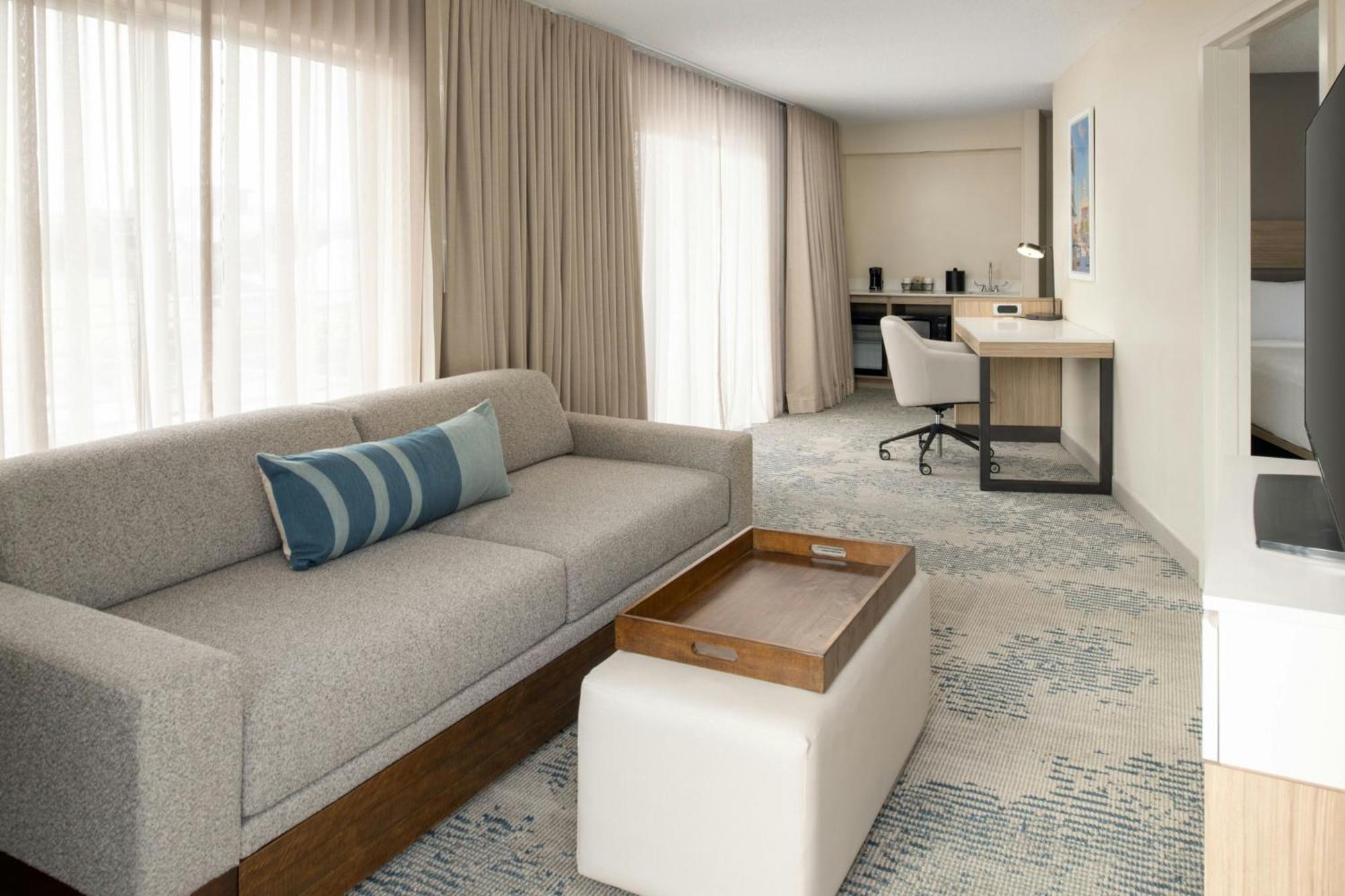 Springhill By Marriott Warehouse Arts District Hotel