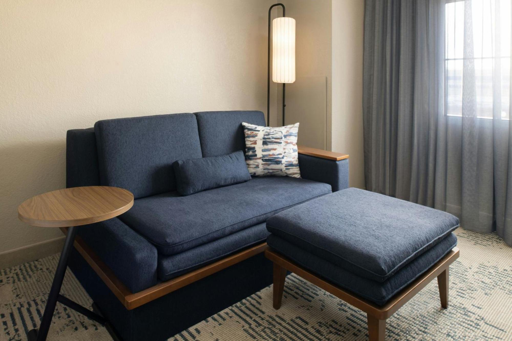 Hotel Courtyard By Marriott Warehouse Arts District New Orleans