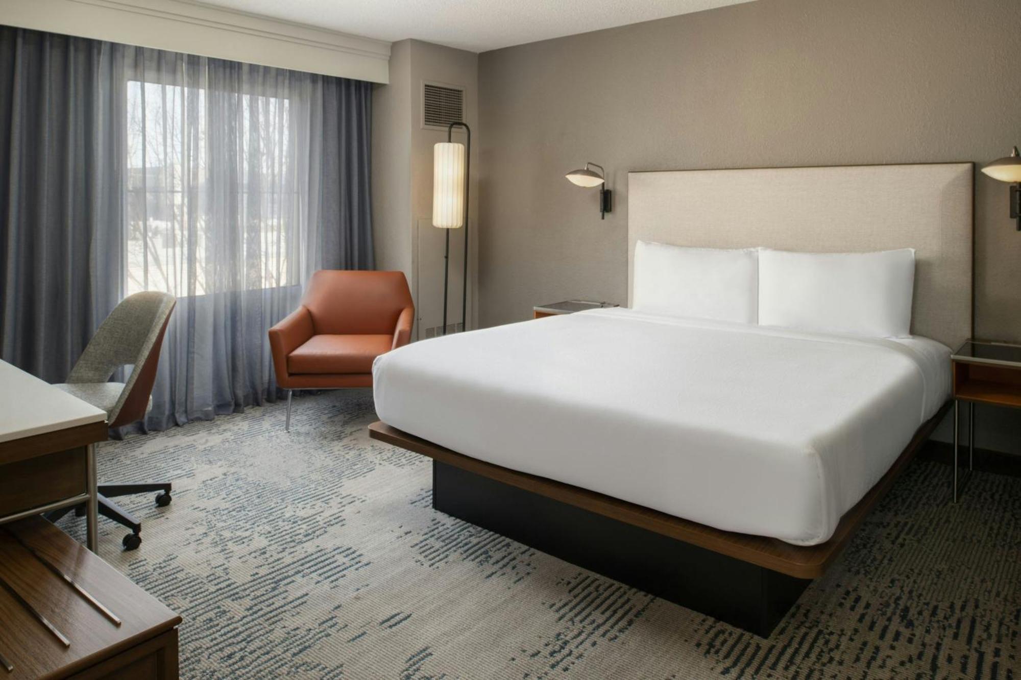 Courtyard By Marriott Warehouse Arts District 3*