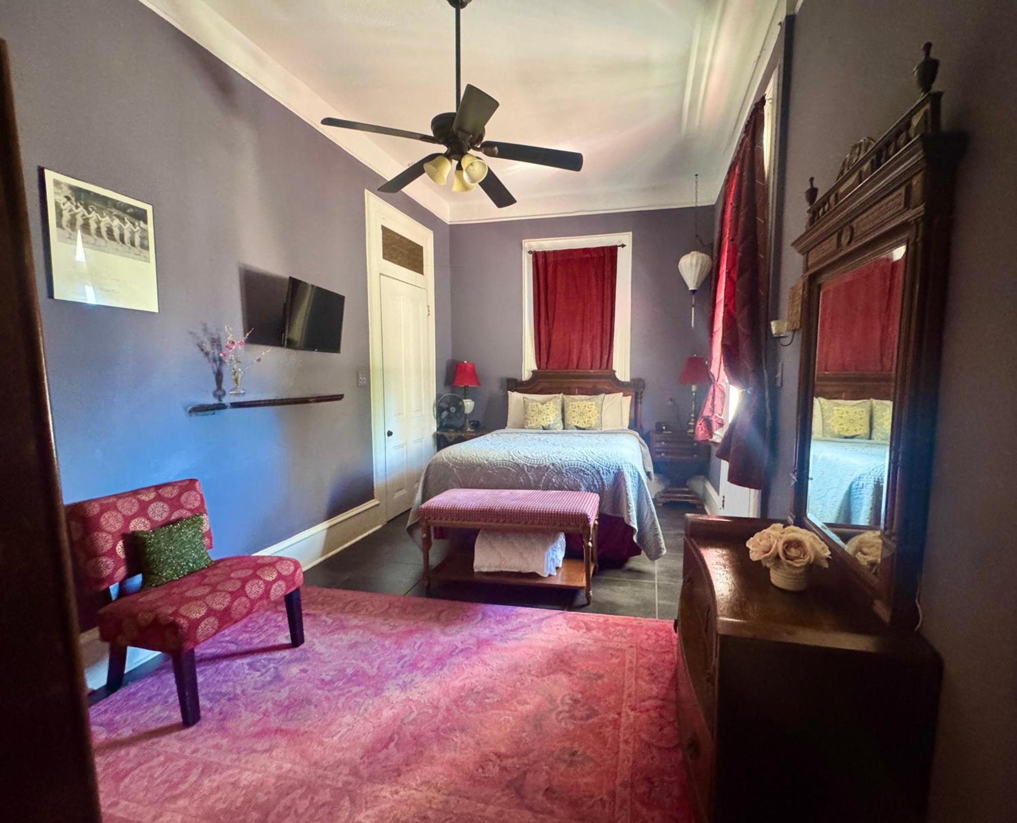 Historic- Salt Pool-Balconies-Near French Quarter Holiday home *