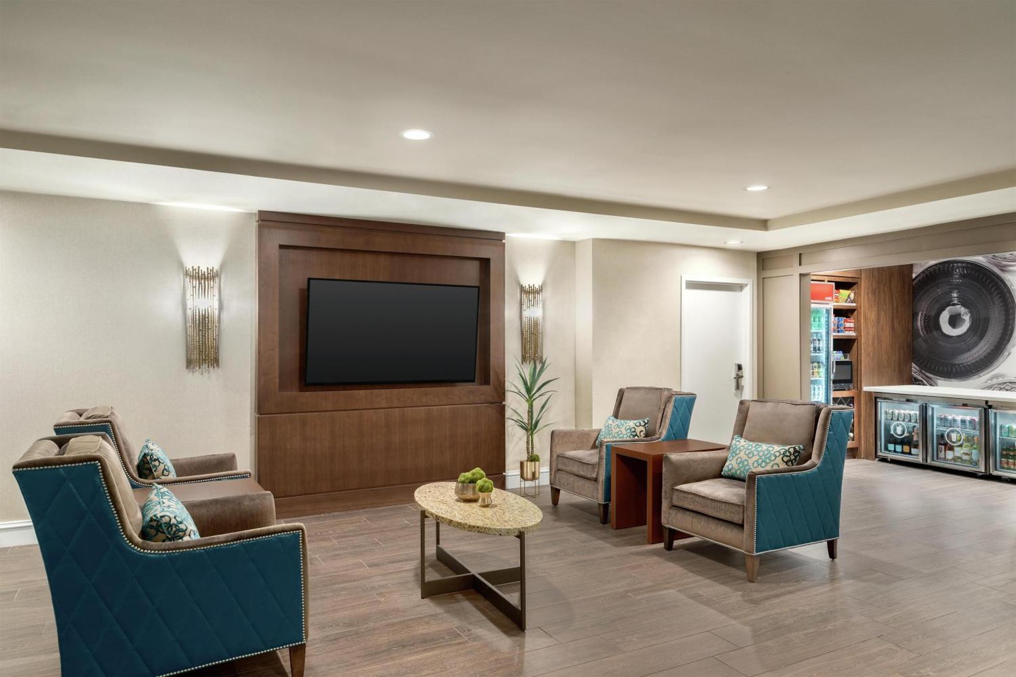 Hampton & Downtown French Quarter Area