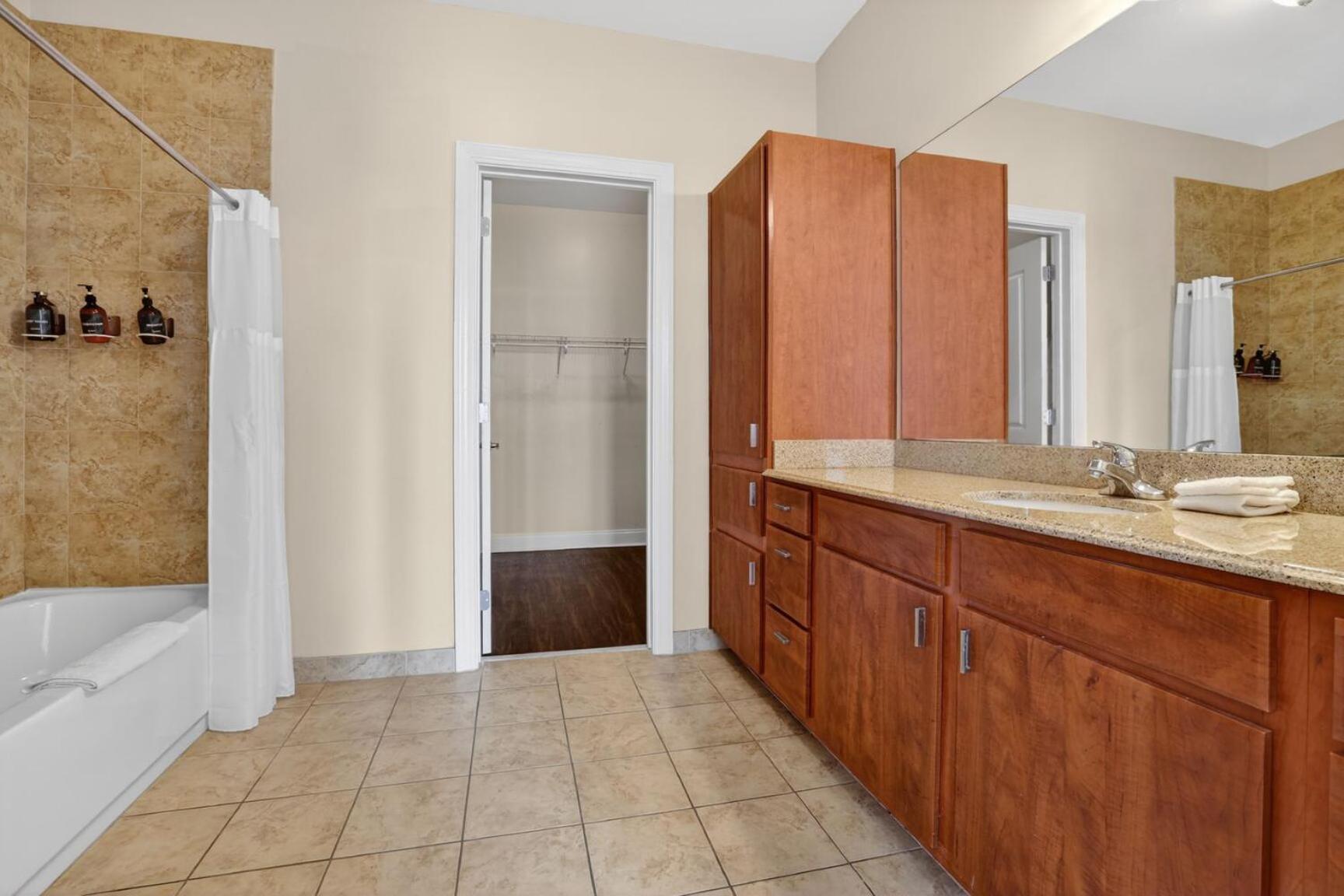 Roami At Duncan Plaza * New Orleans