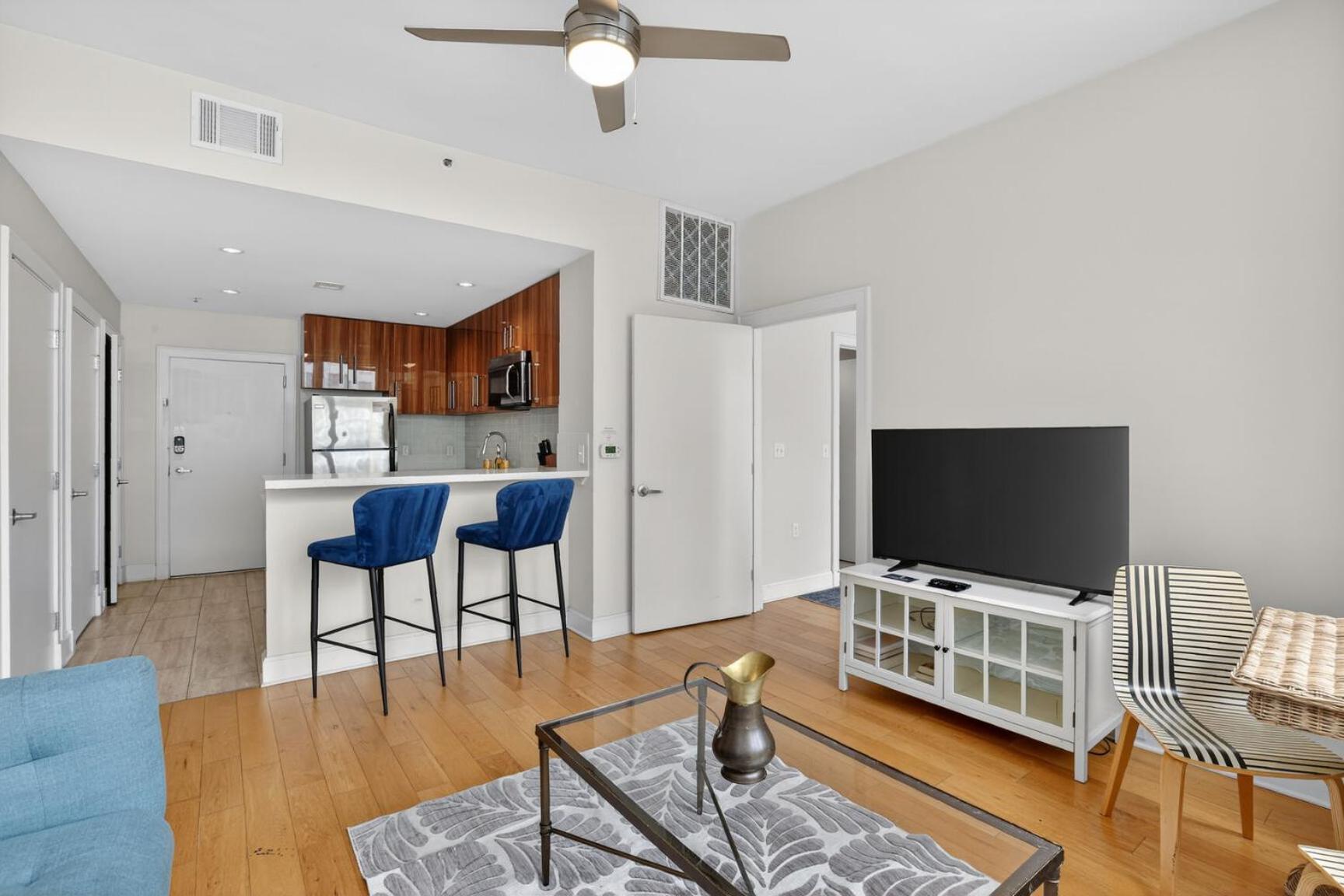 Roami At Duncan Plaza Apartment