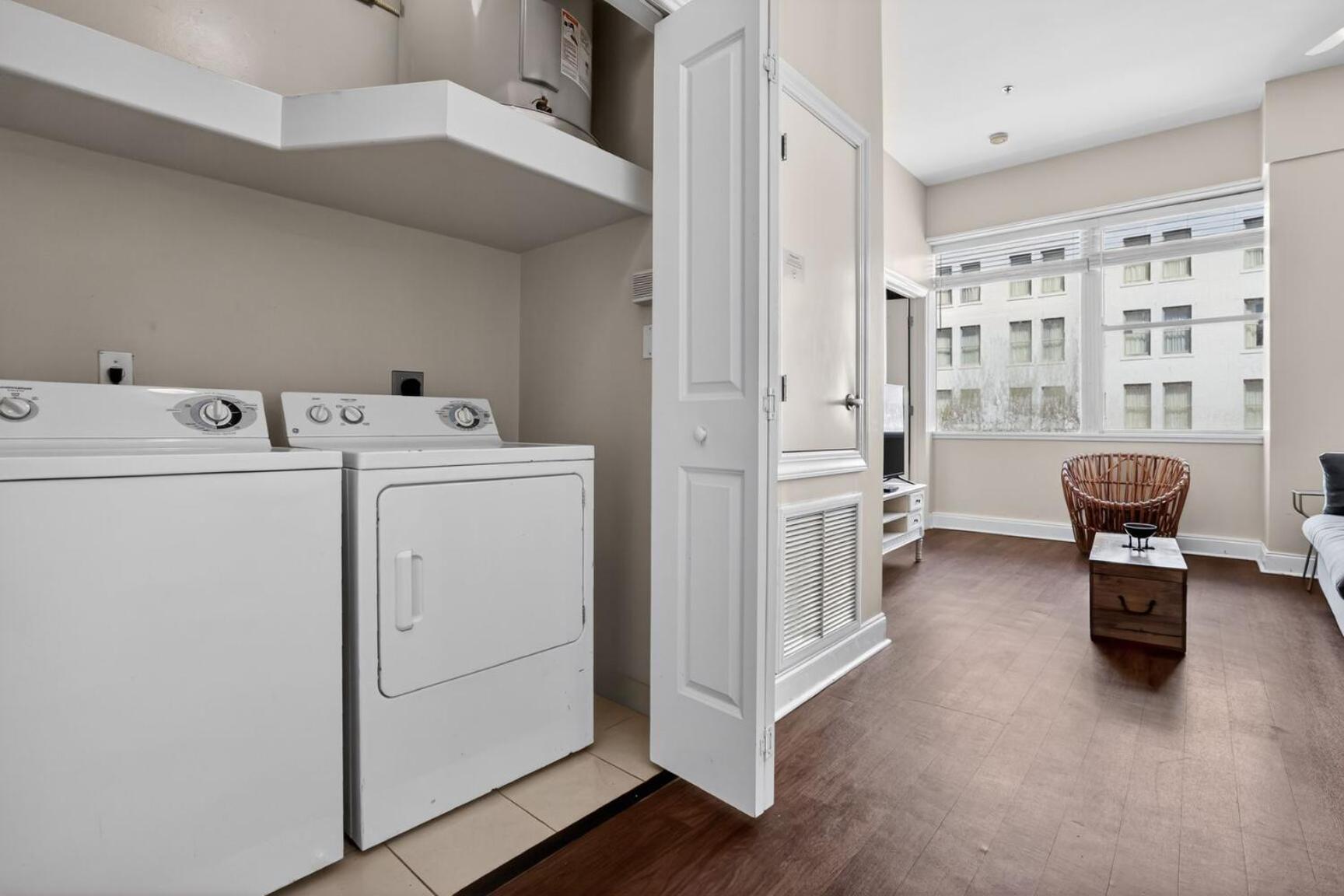 Roami At Duncan Plaza *