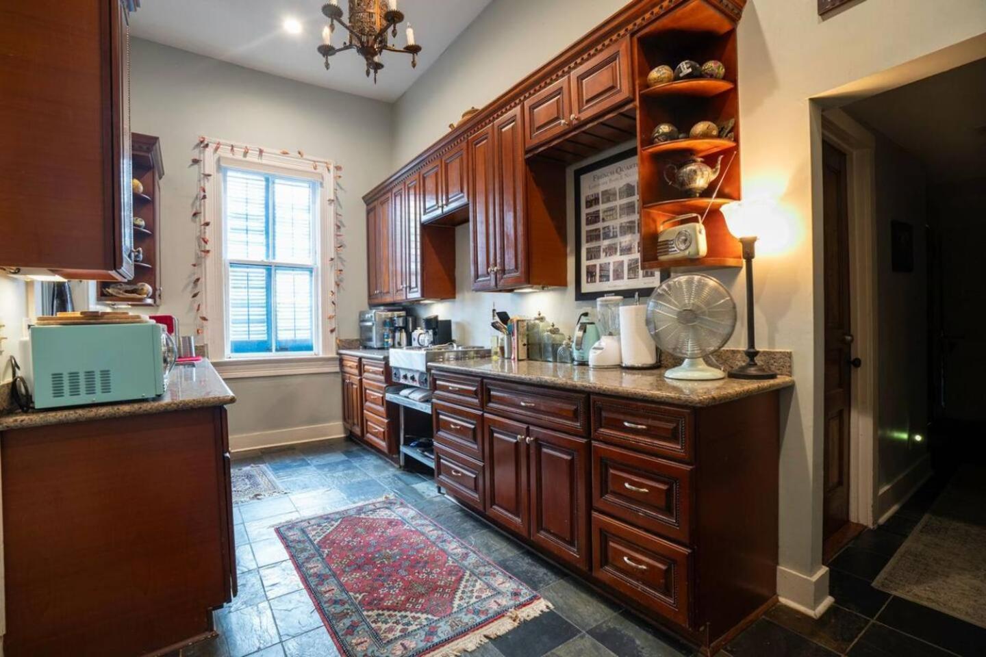 Historic- Salt Pool-Balconies-Near French Quarter * New Orleans