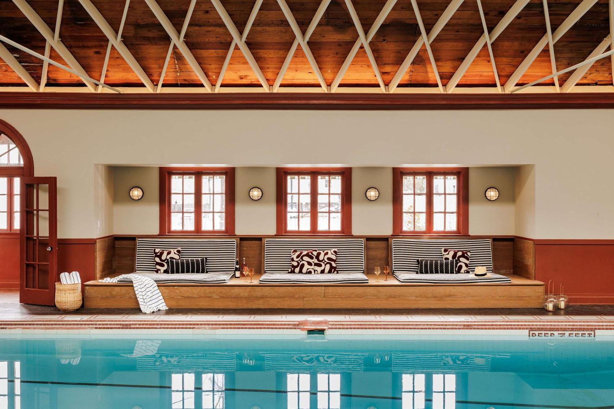Rare 10br Luxury Estate Heated Indoor Pool Holiday home New Orleans