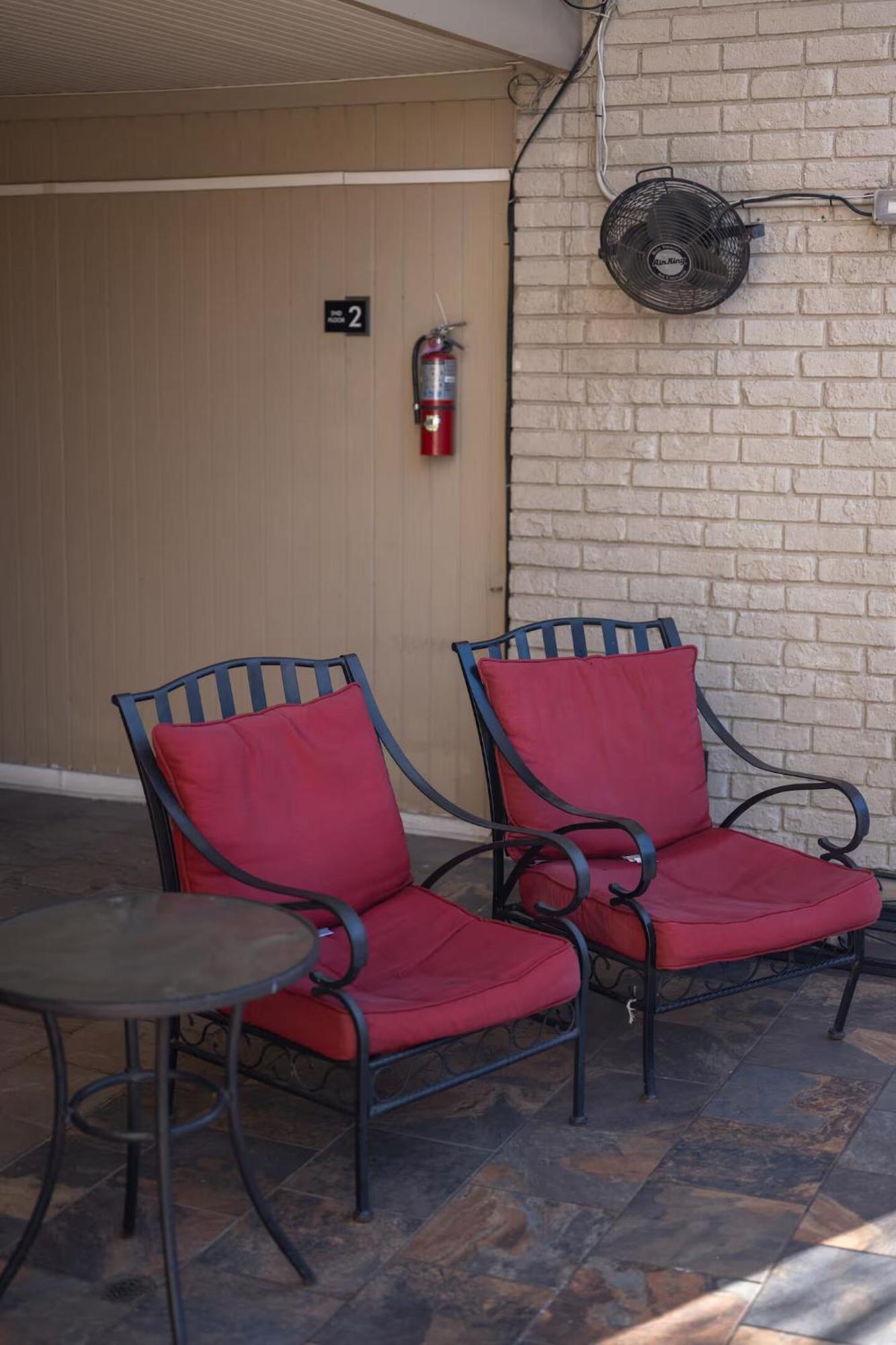 Aparthotel 1br Frenchmen W Pool, Hot Tub & Balcony New Orleans