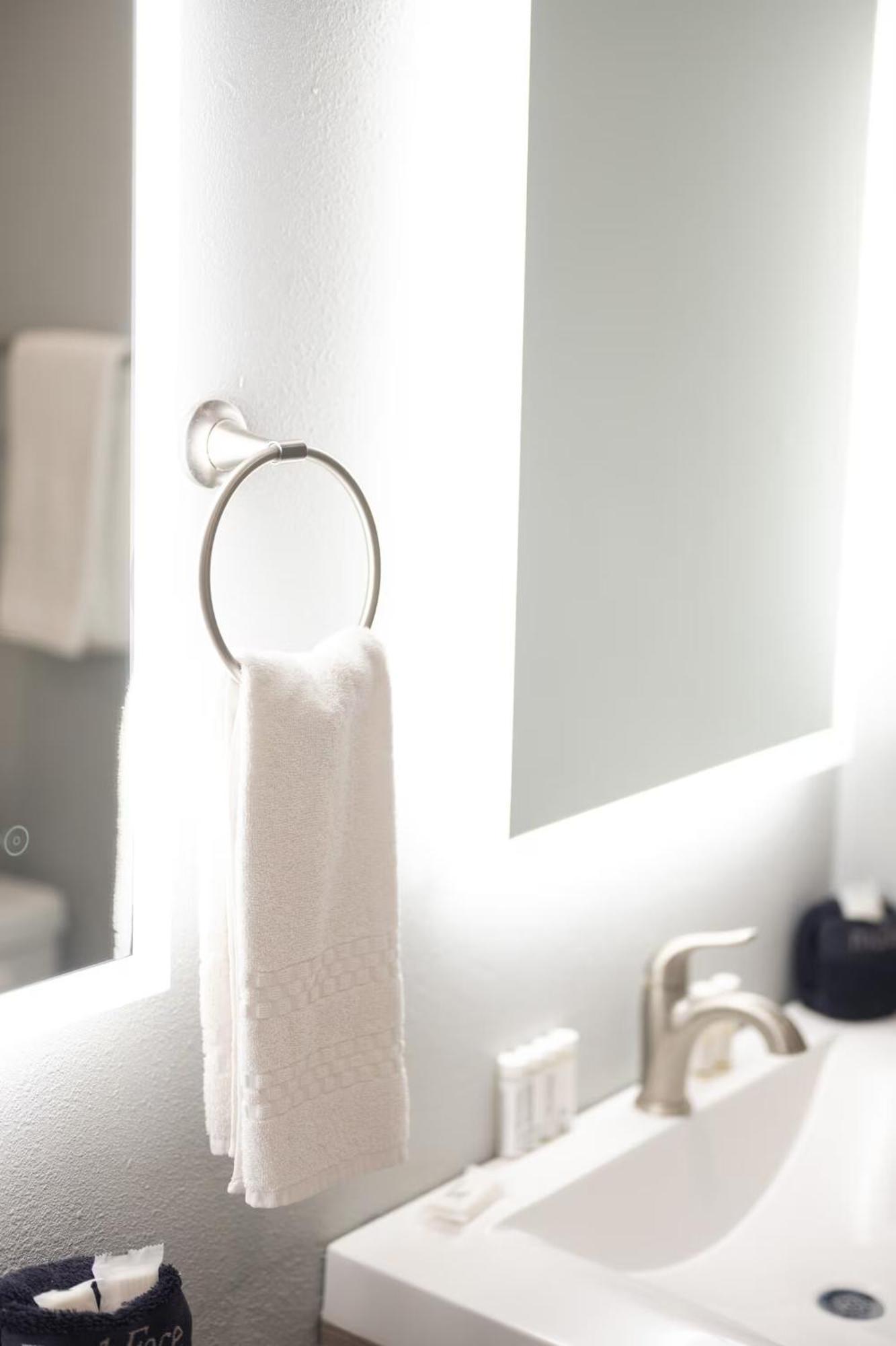 Aparthotel Elegant 1br W Pool & Hot Tub On Frenchmen St 4*