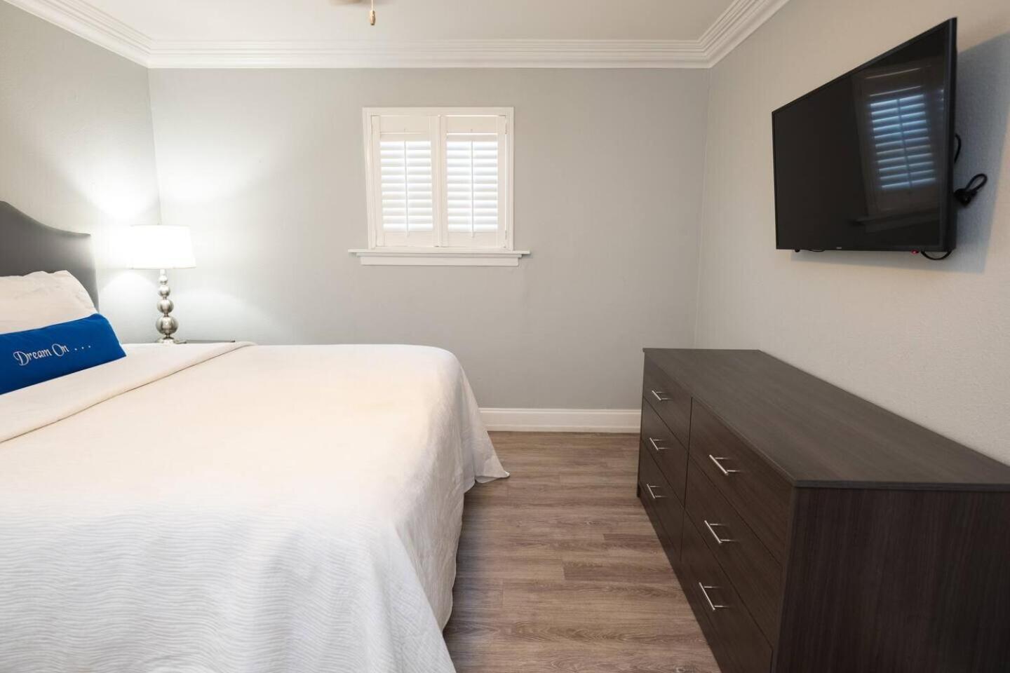 Aparthotel 1br Frenchmen W Pool, Hot Tub & Balcony