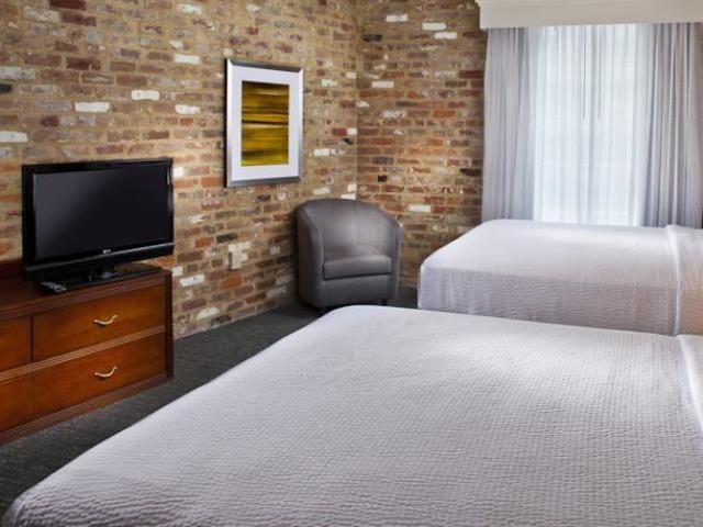 Courtyard By Marriott Warehouse Arts District 3*
