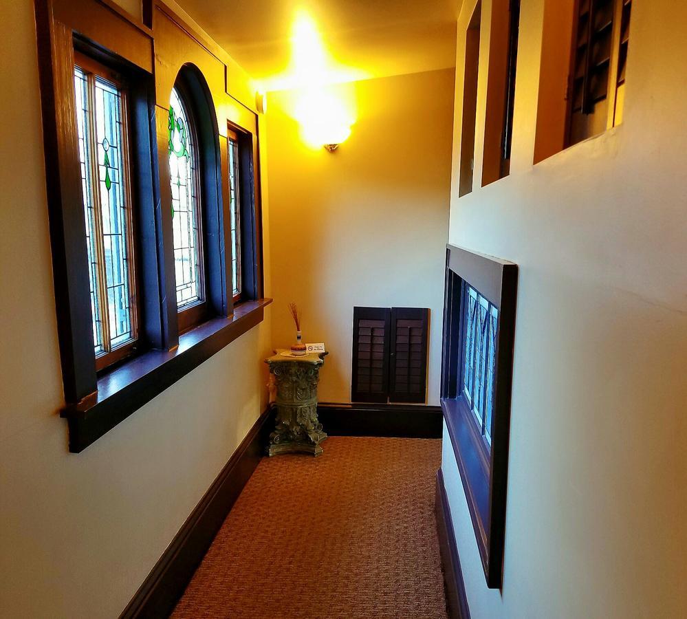 Lions Bed & Breakfast 3*