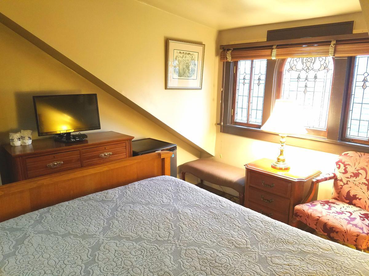 Bed & Breakfast Lions