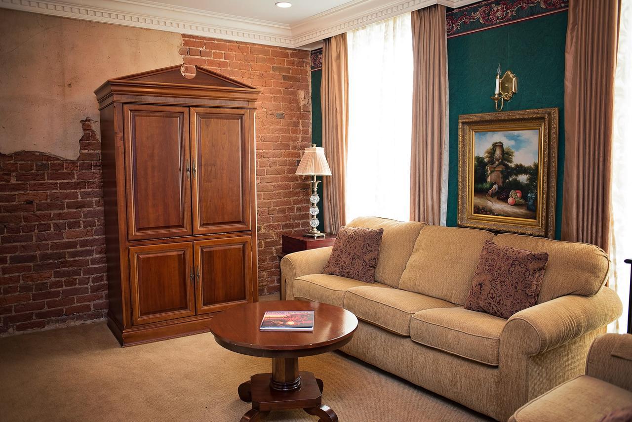 Quarter House Hotel
