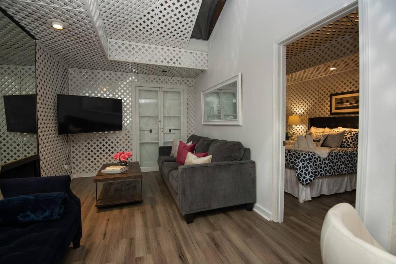 4 Bedroom - Sleeps 8! Celebrity Next To Frenchman St Inn