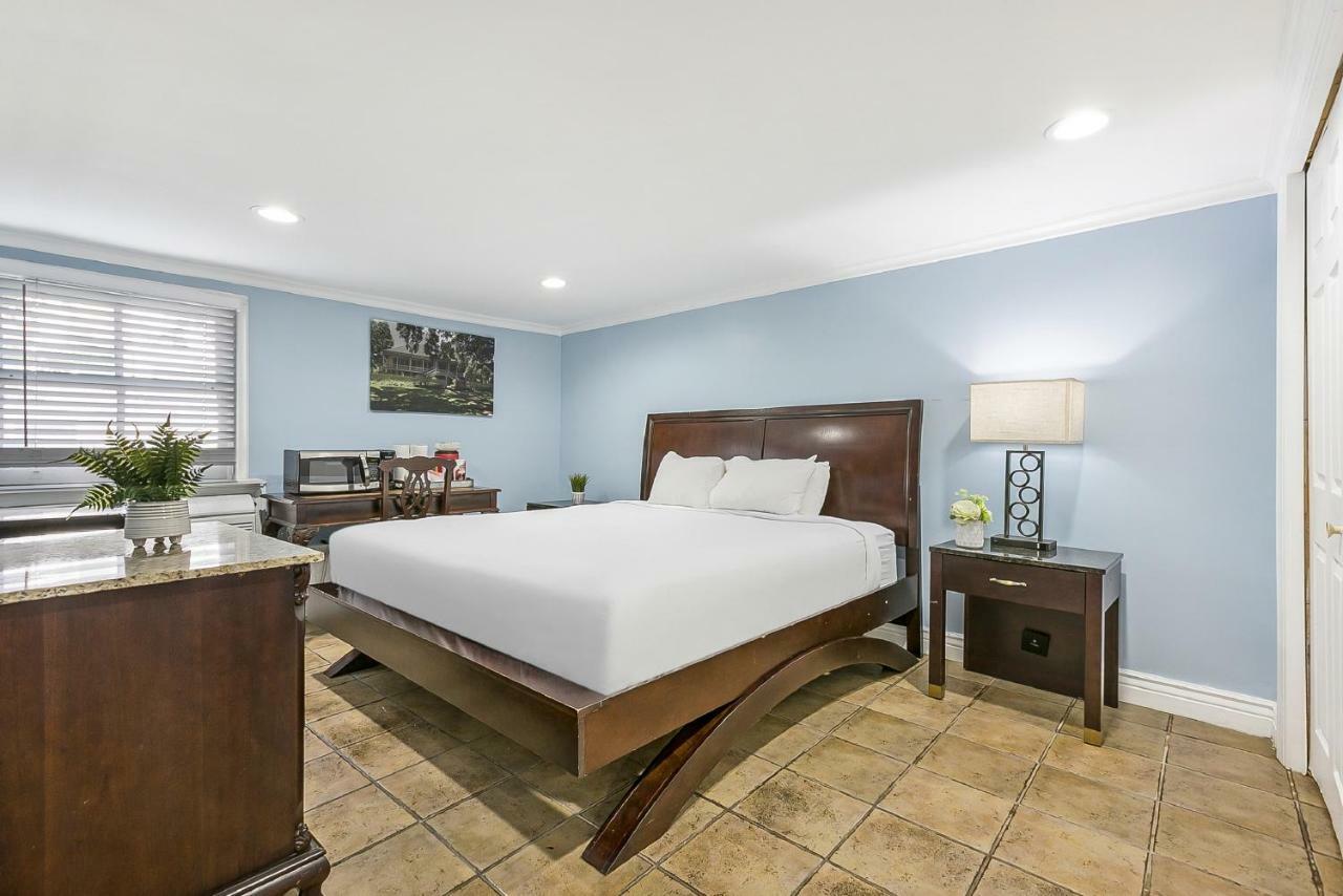 Apartment Comfortable Rooms Near All Nola Hot Spots *