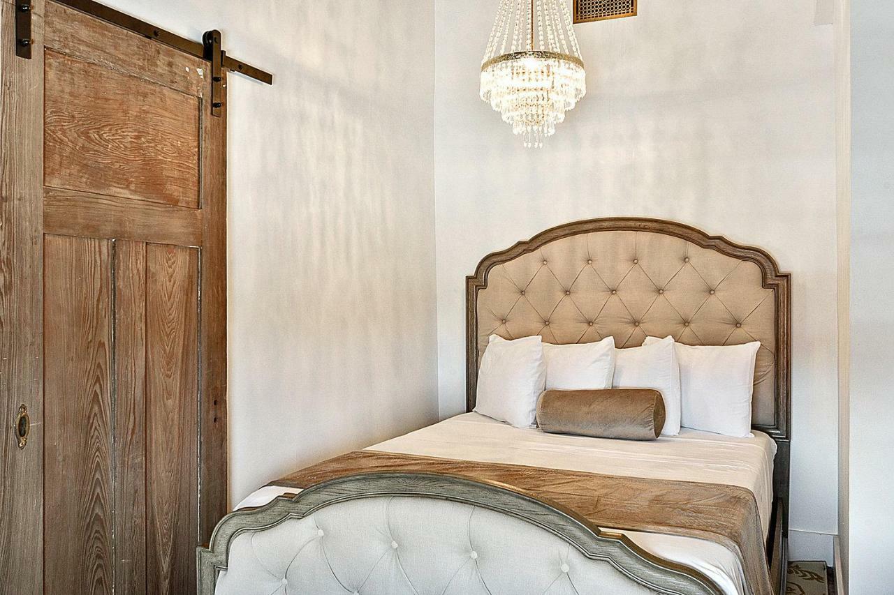 French Quarter Mansion New Orleans