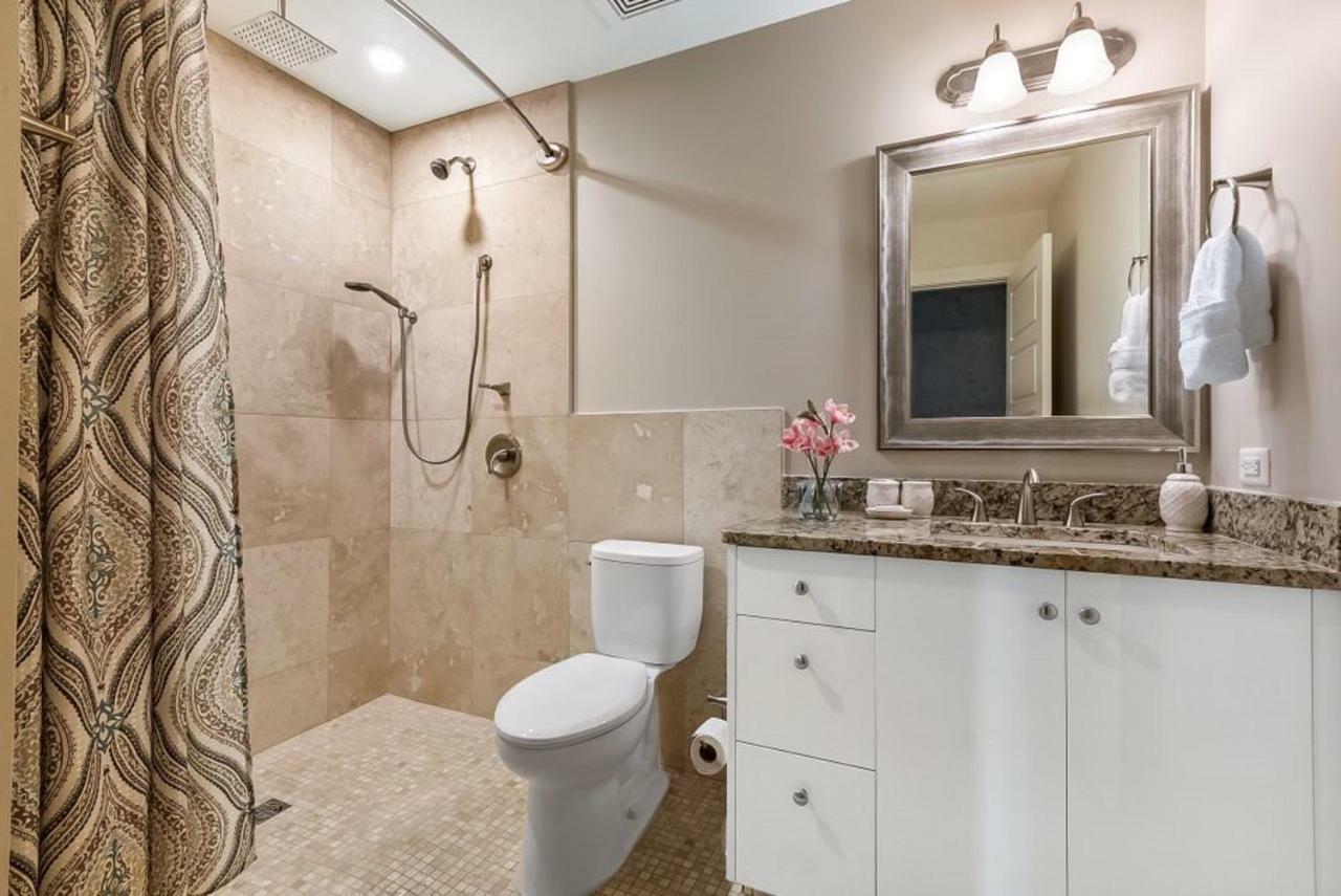 2 Bedroom Elegant In Downtown *