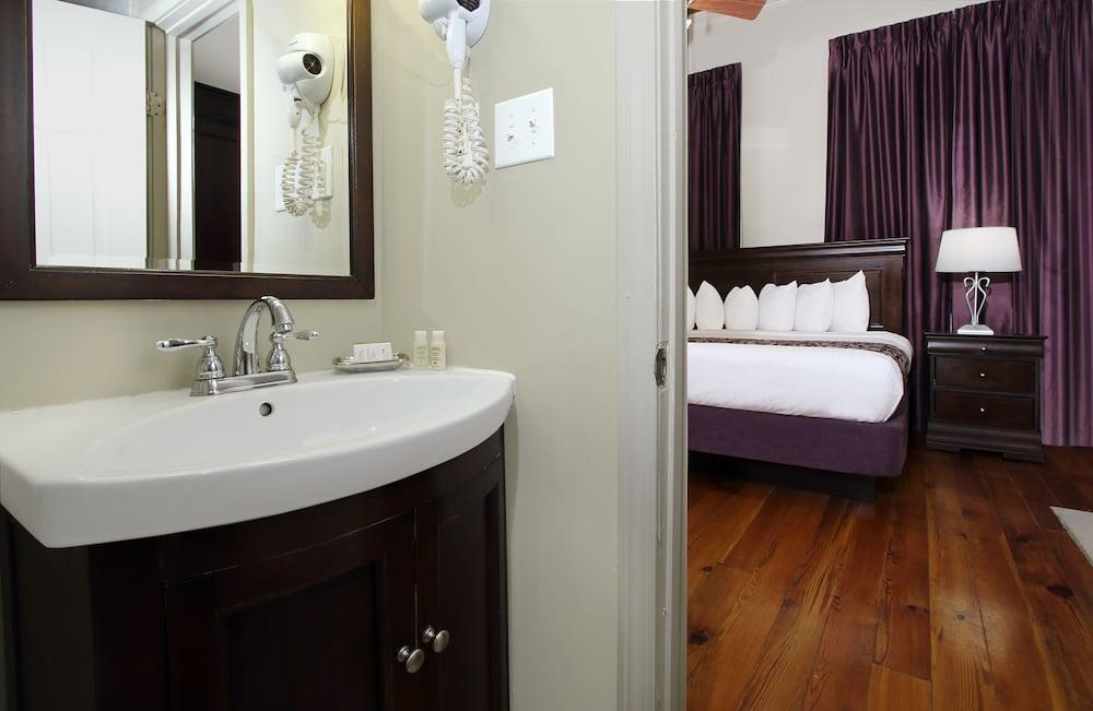On St. Ann, A French Quarter Inn New Orleans