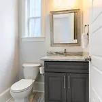 Apartment Stunning 4br-5br Near French Quarter Homes By Hosteeva *