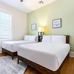 Stunning 4br-5br Near French Quarter Homes By Hosteeva