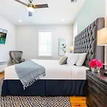 Stunning 4br-5br Near French Quarter Homes By Hosteeva *